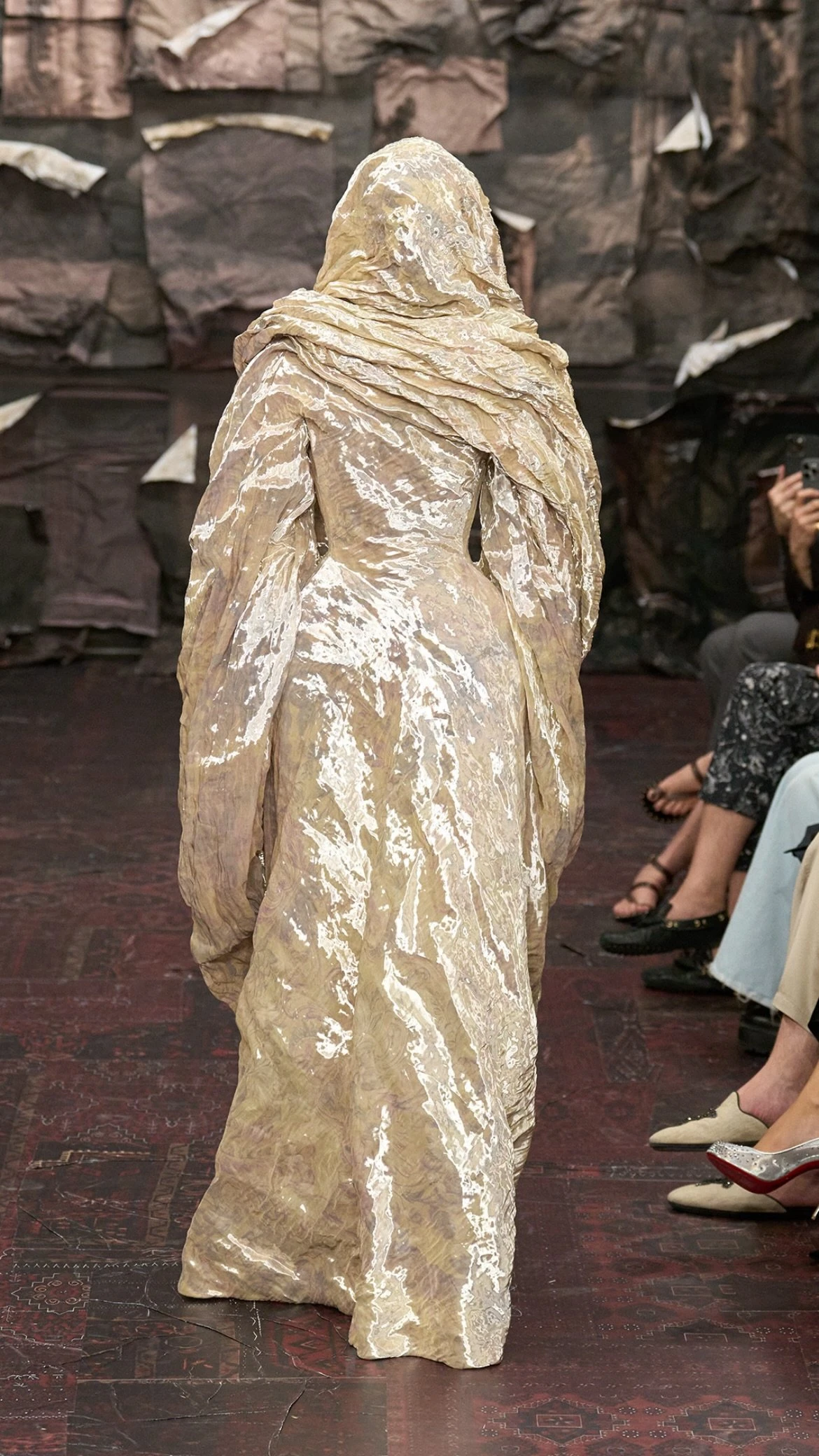 Ыдырау мен іріп-шіру: Maison Margiela-ның жаңа дәуірі