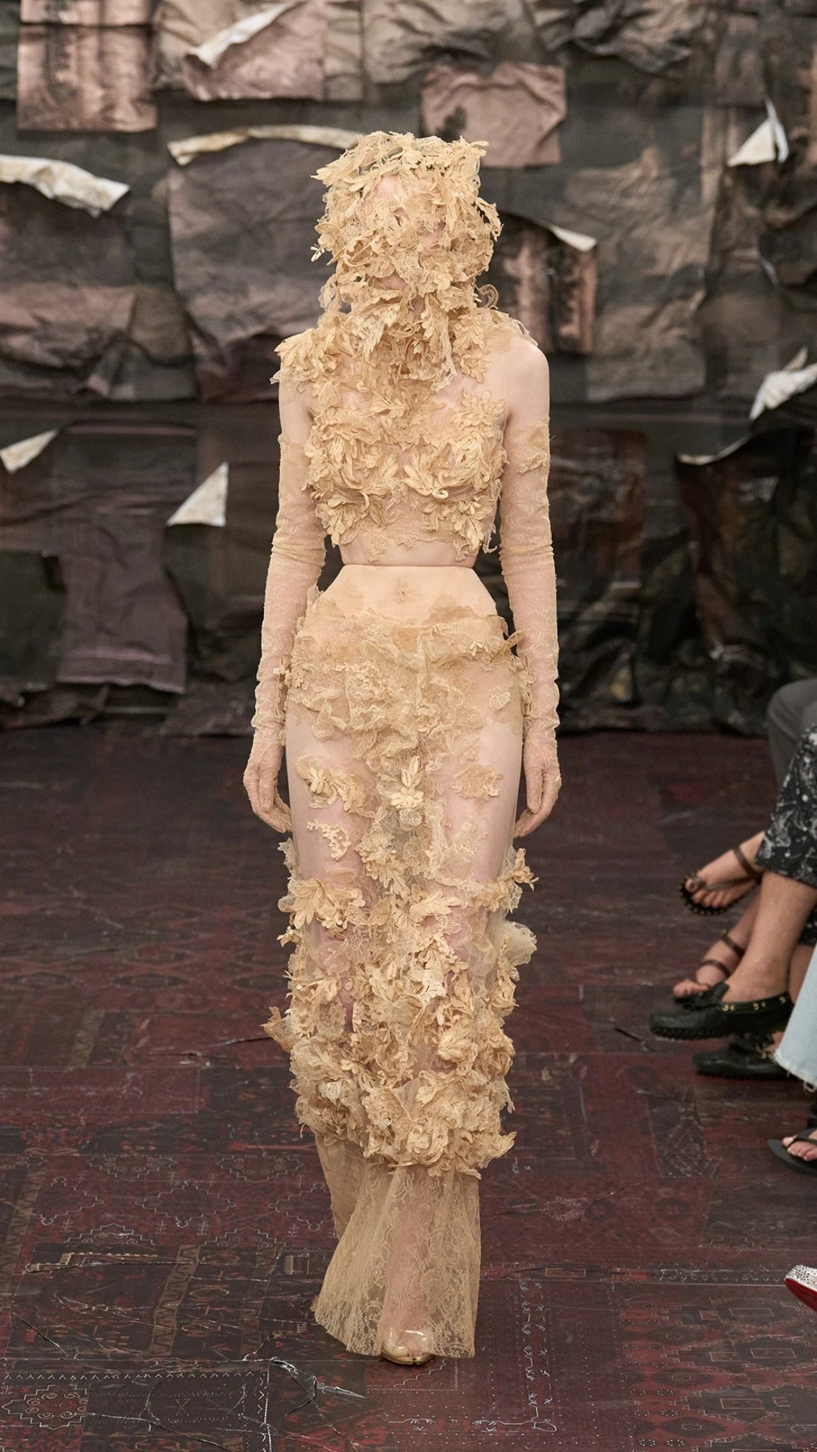 Ыдырау мен іріп-шіру: Maison Margiela-ның жаңа дәуірі