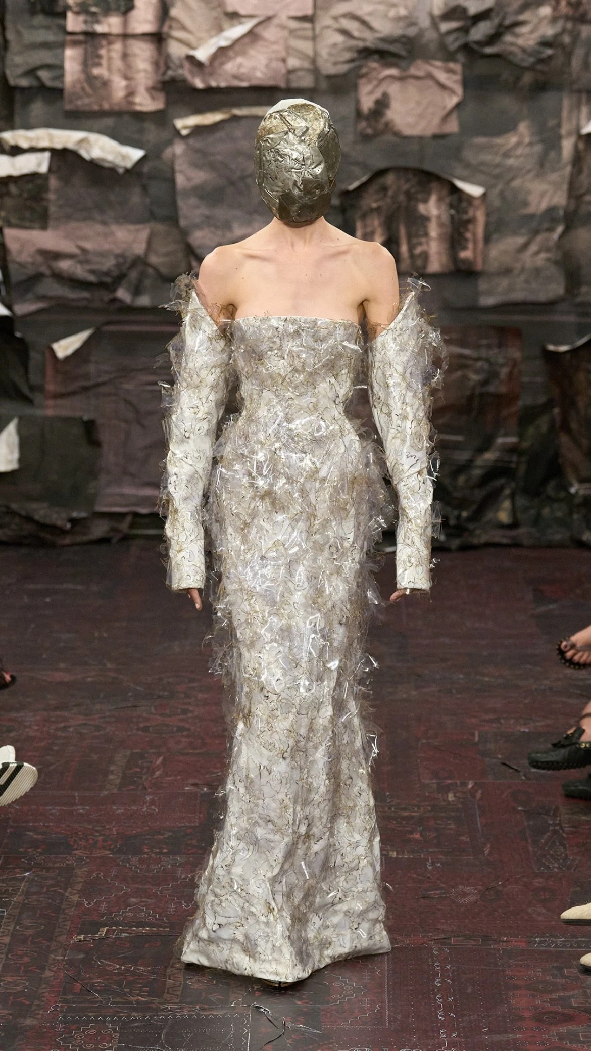 Ыдырау мен іріп-шіру: Maison Margiela-ның жаңа дәуірі