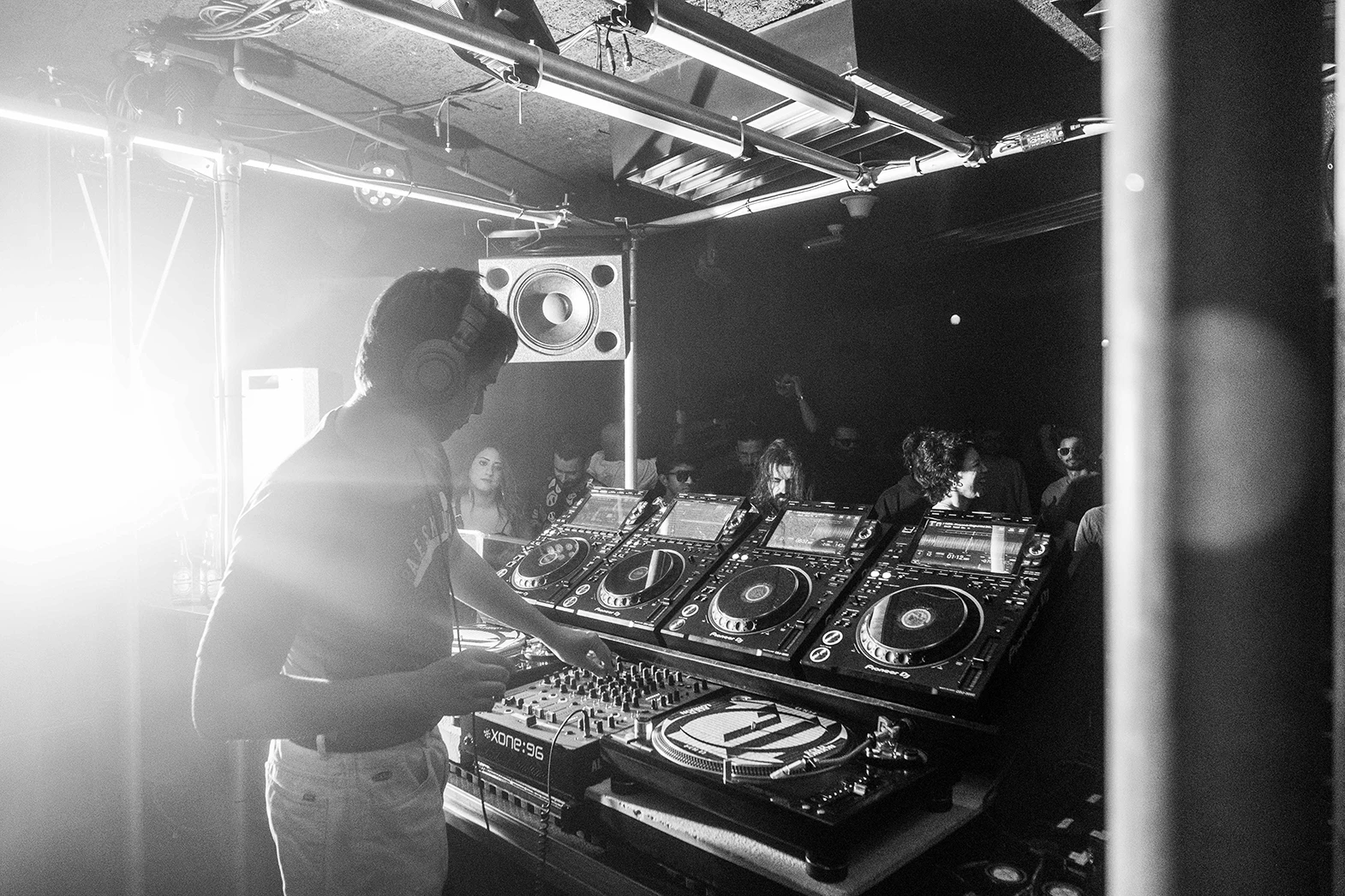 Ночная жизнь Дубая: техно, штрафы и культура