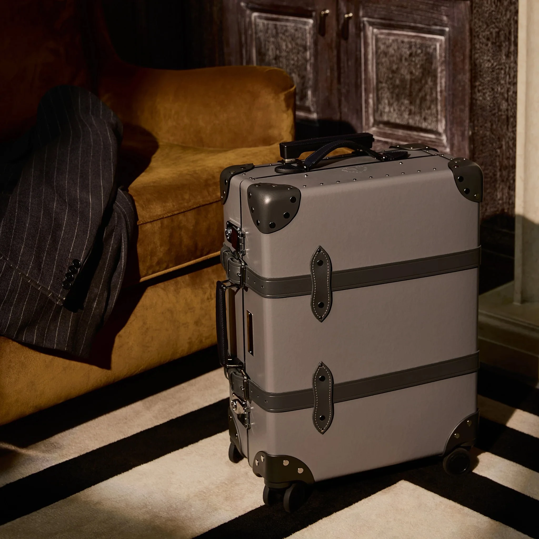 007 Collection, Carry-On - 4 Wheels | Globe-Trotter
