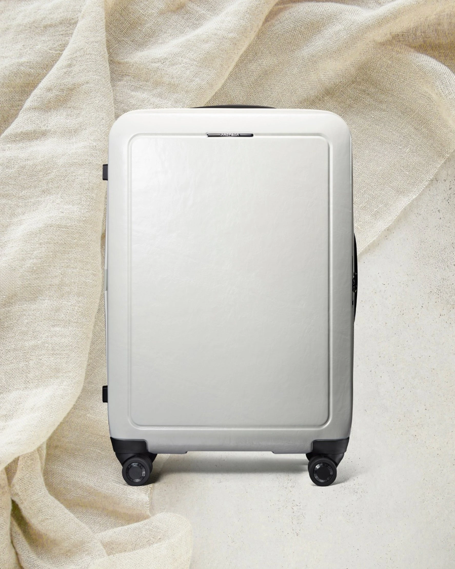 Сапар алдындағы салтанат: стильді демалысқа арналған сегіз чемодан