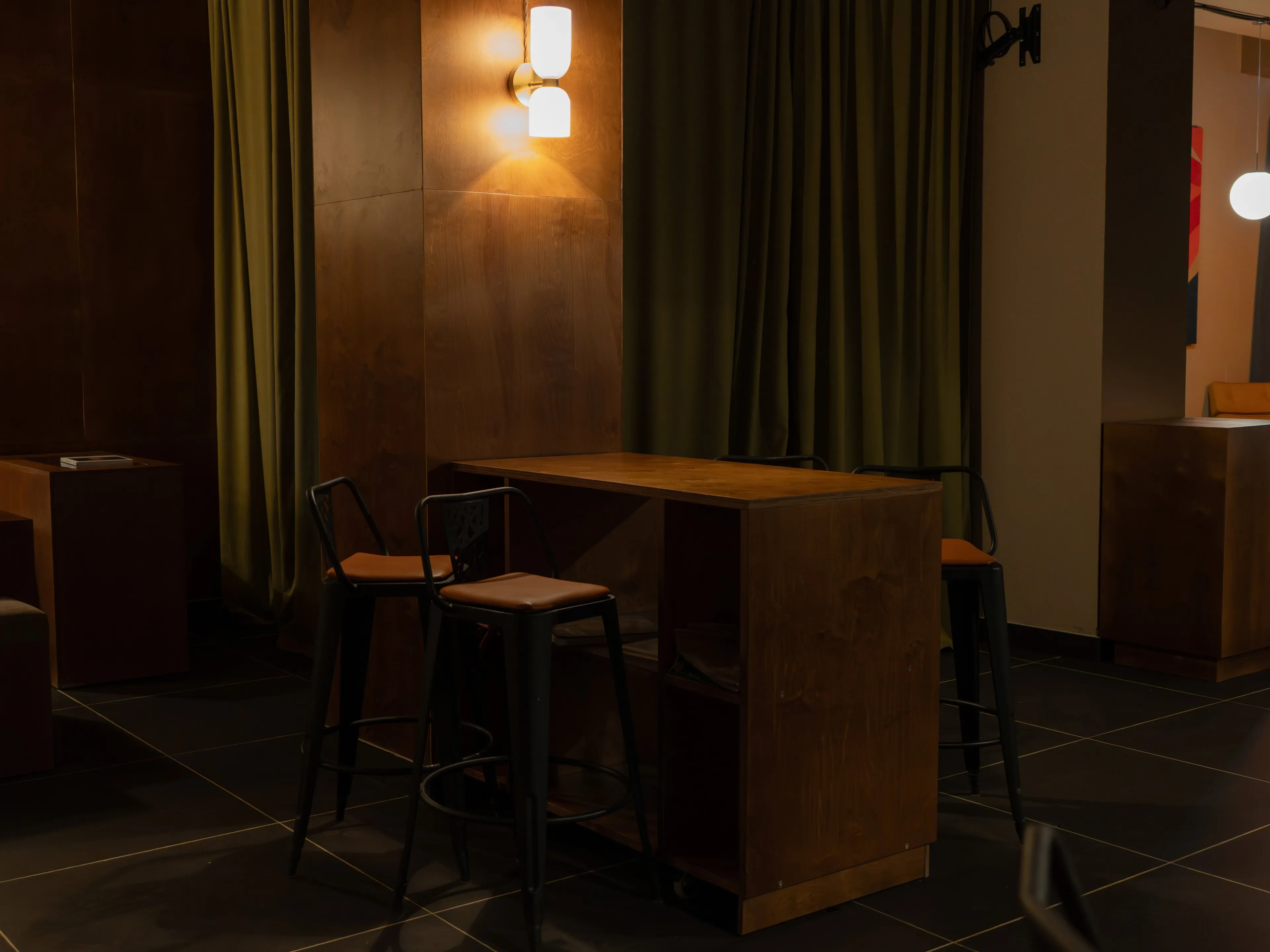 Мекенжайы жасырын бар, өткен заманнан сыр шертетін дәмхана, сыра биржасы және Алматының өзге де жаңа орындары