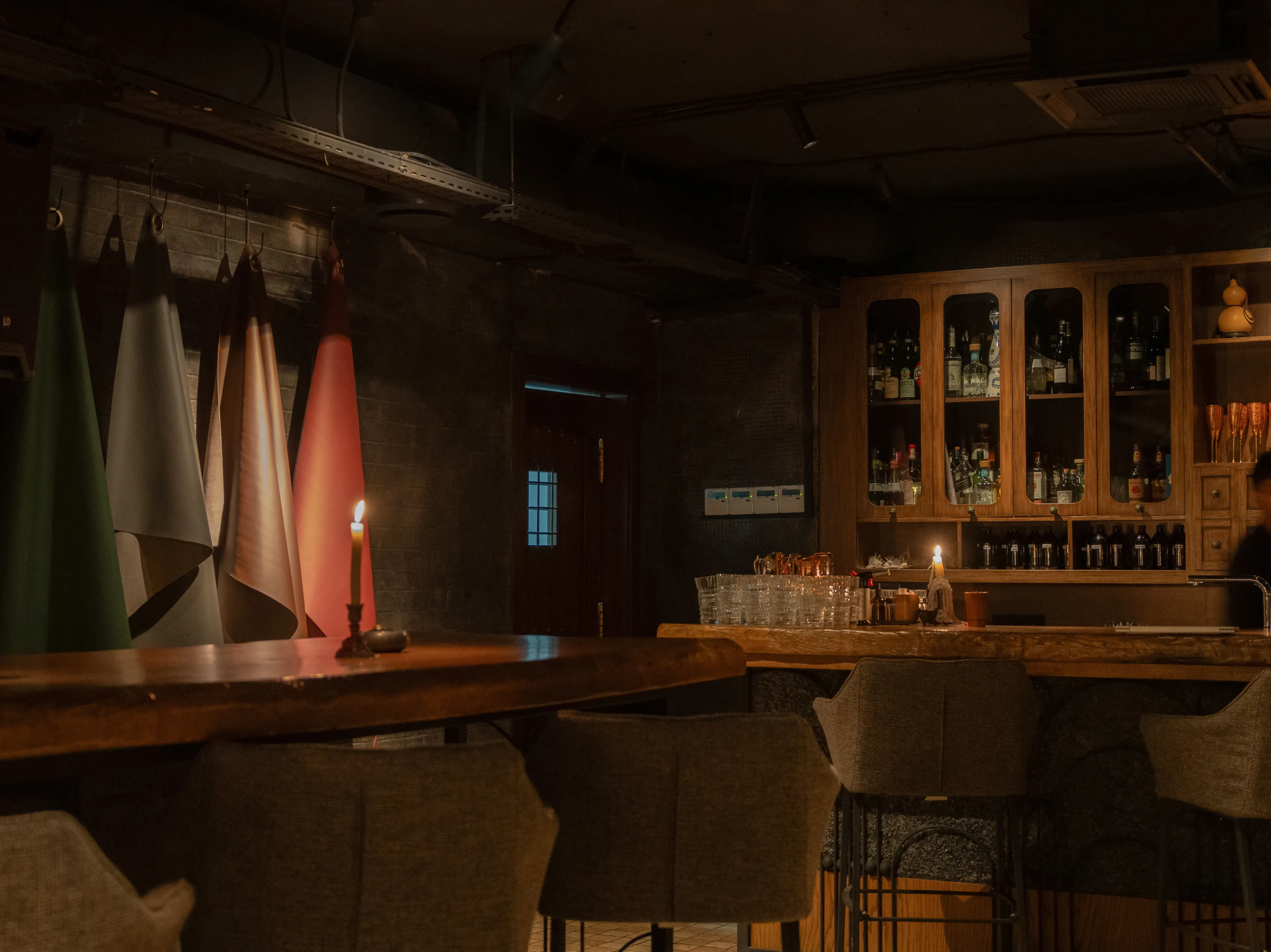 Мекенжайы жасырын бар, өткен заманнан сыр шертетін дәмхана, сыра биржасы және Алматының өзге де жаңа орындары