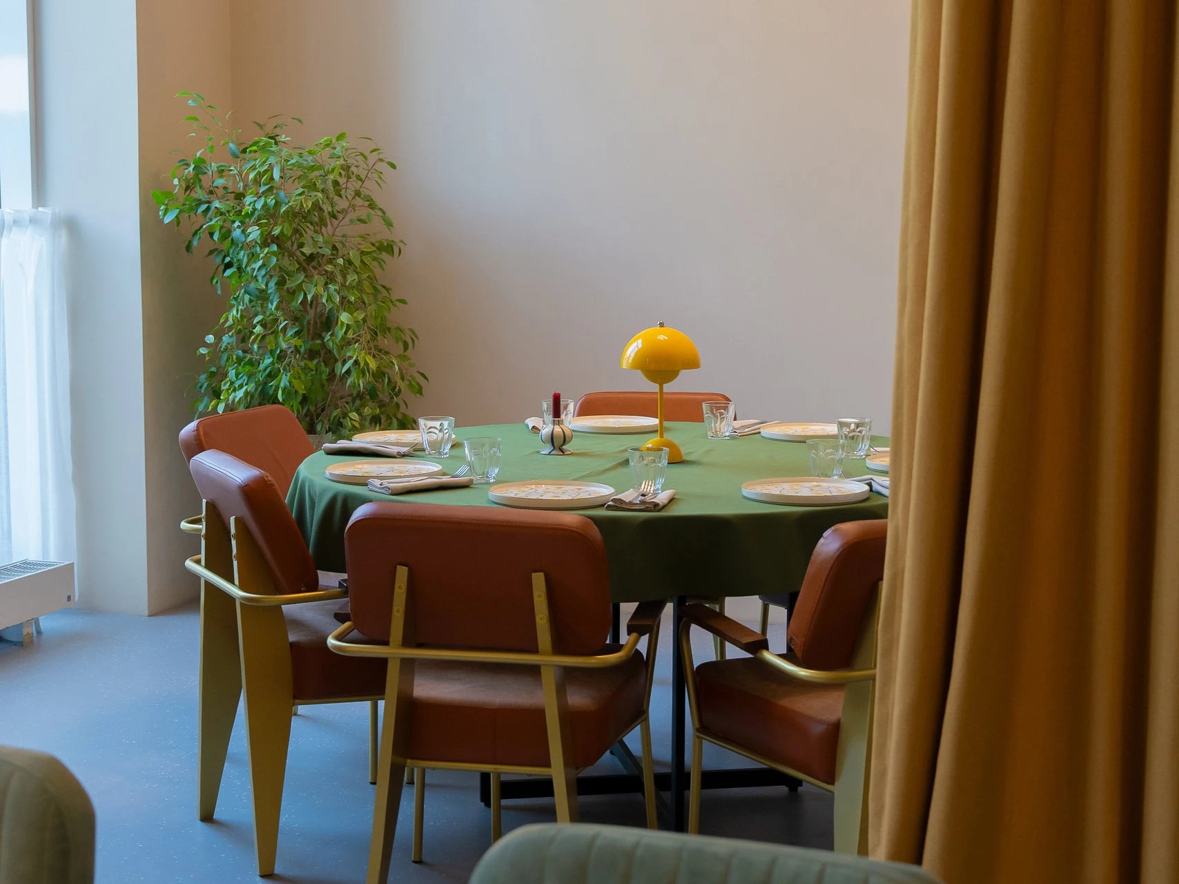 Мекенжайы жасырын бар, өткен заманнан сыр шертетін дәмхана, сыра биржасы және Алматының өзге де жаңа орындары