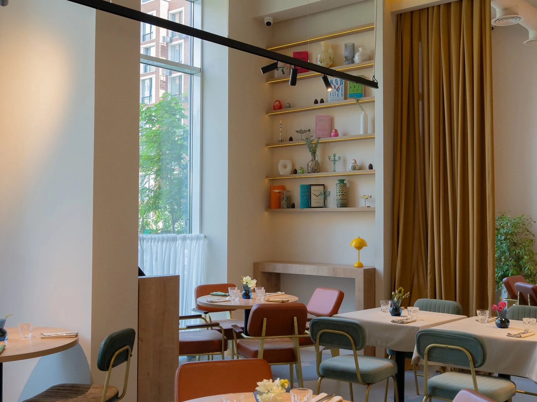 Мекенжайы жасырын бар, өткен заманнан сыр шертетін дәмхана, сыра биржасы және Алматының өзге де жаңа орындары