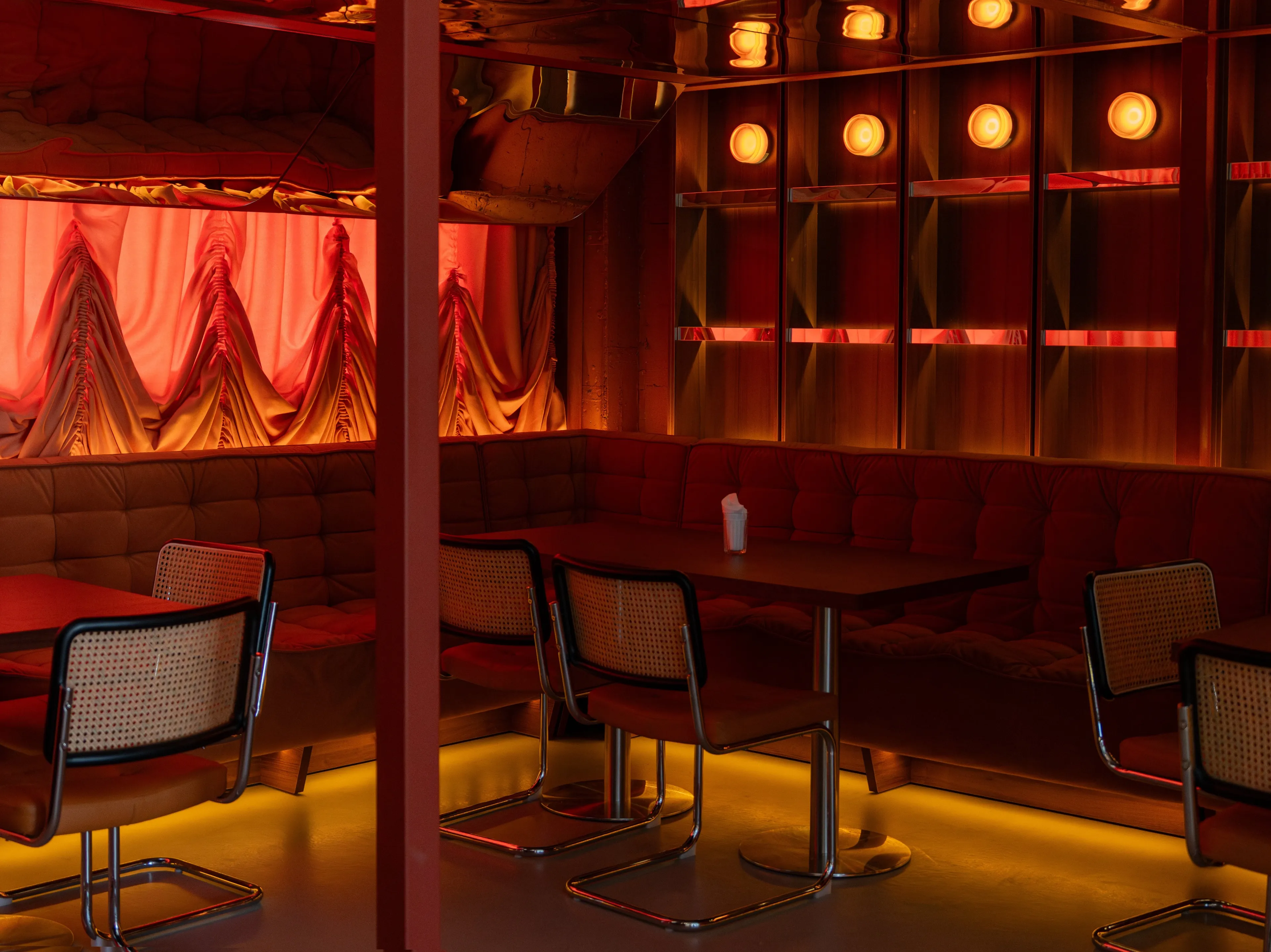 Мекенжайы жасырын бар, өткен заманнан сыр шертетін дәмхана, сыра биржасы және Алматының өзге де жаңа орындары