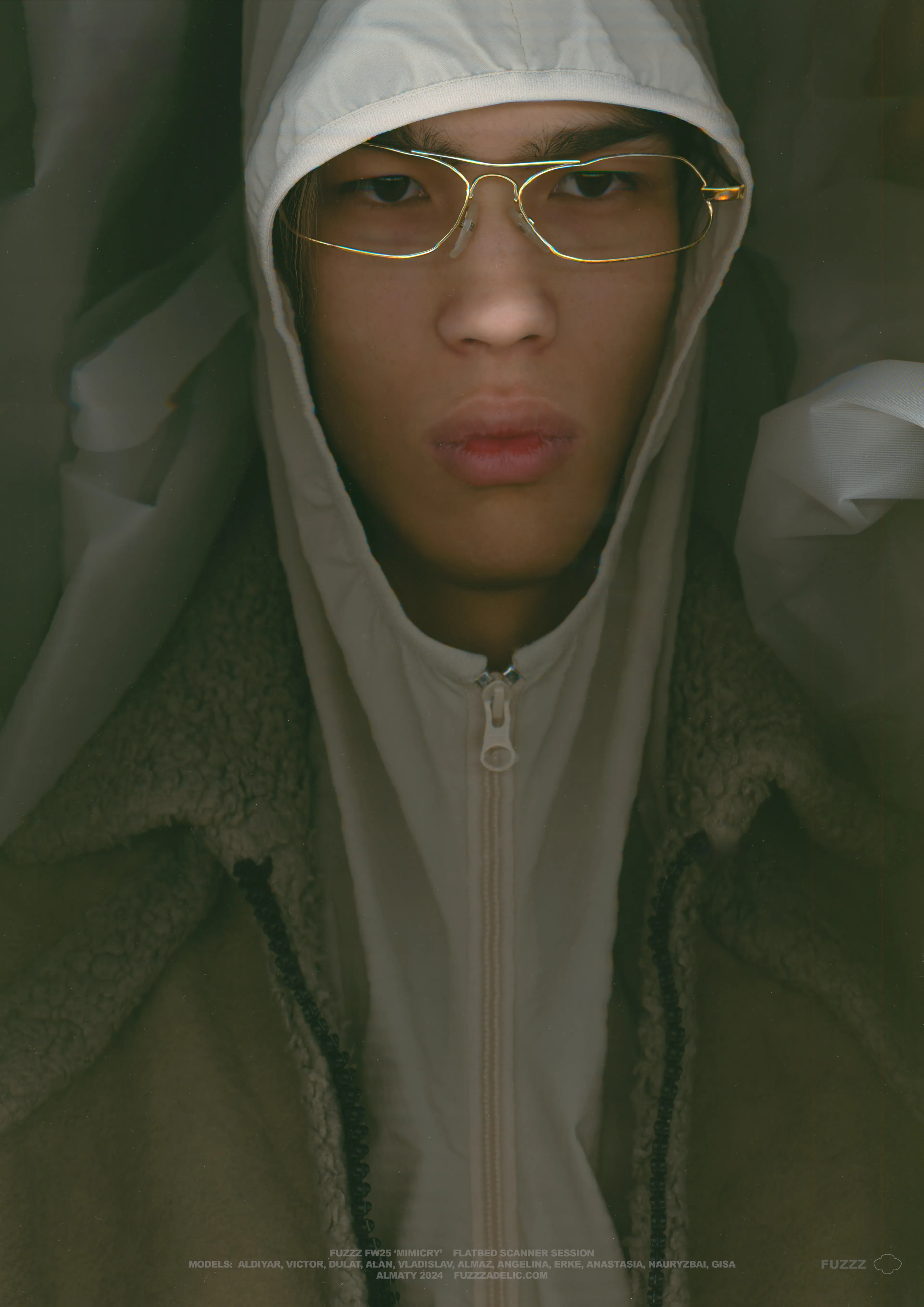 Tatler Lens: модели FUZZZ в плену технологий