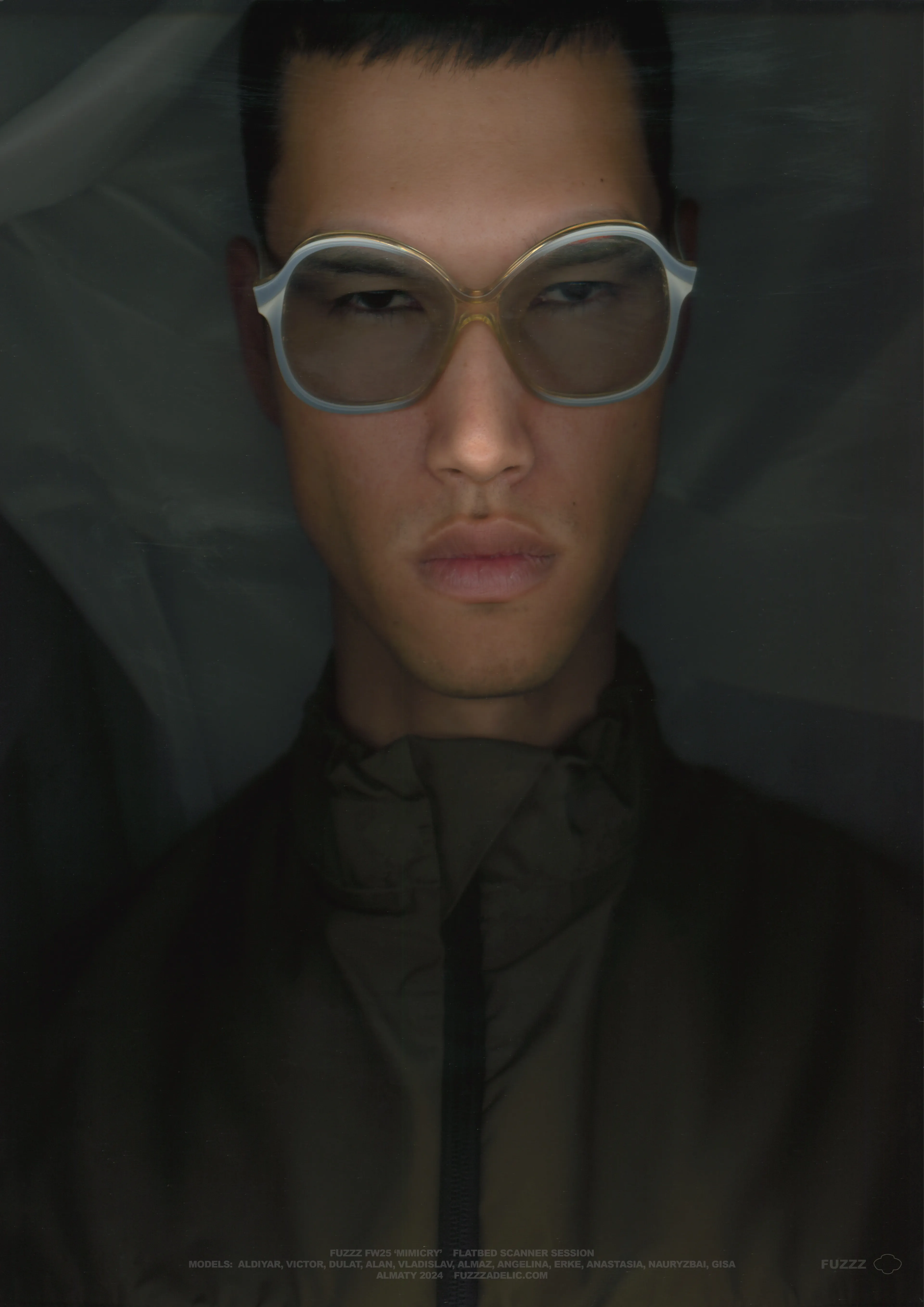 Tatler Lens: модели FUZZZ в плену технологий