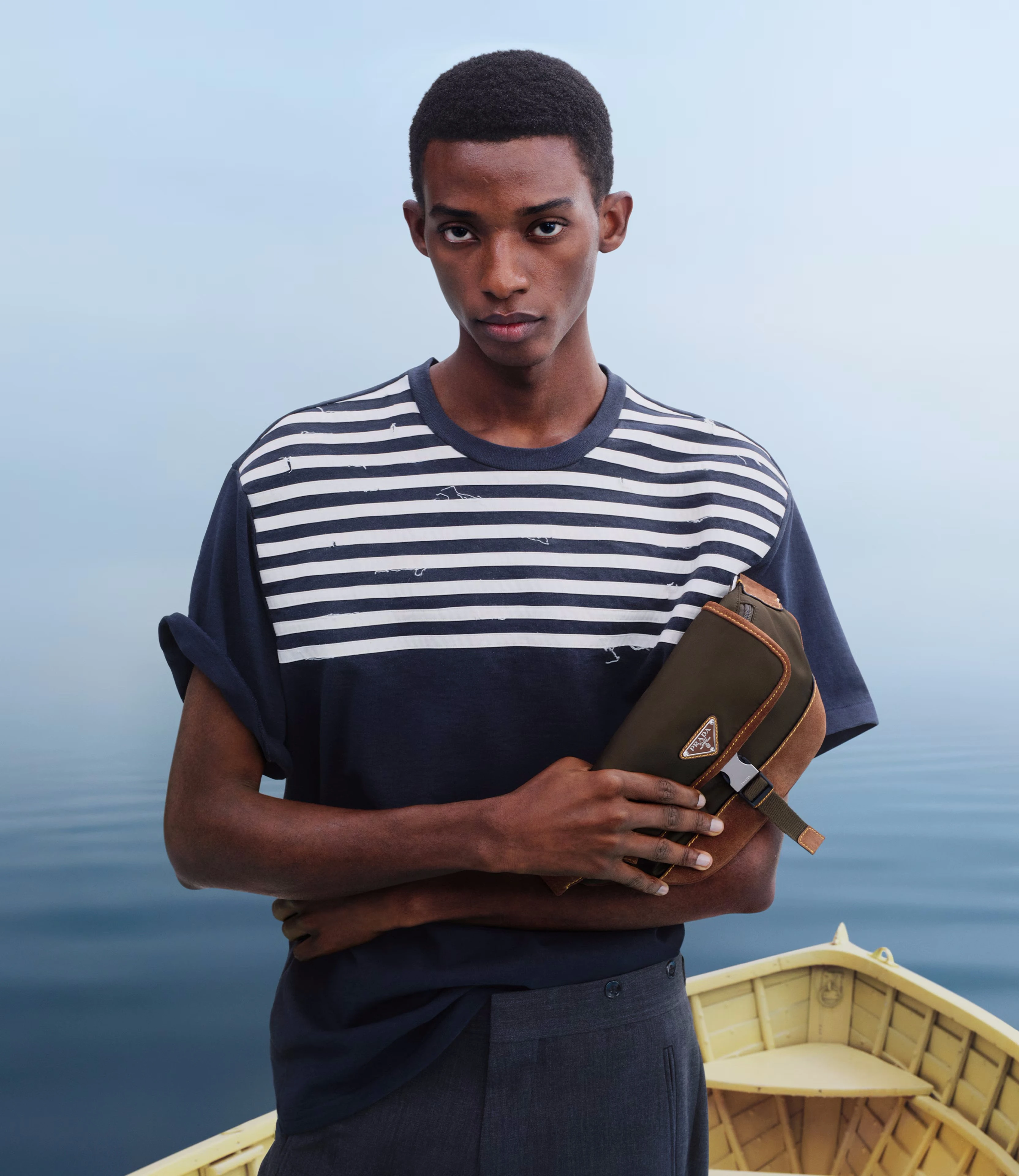 Prada на своей волне: кто взошел на борт летней кампании?