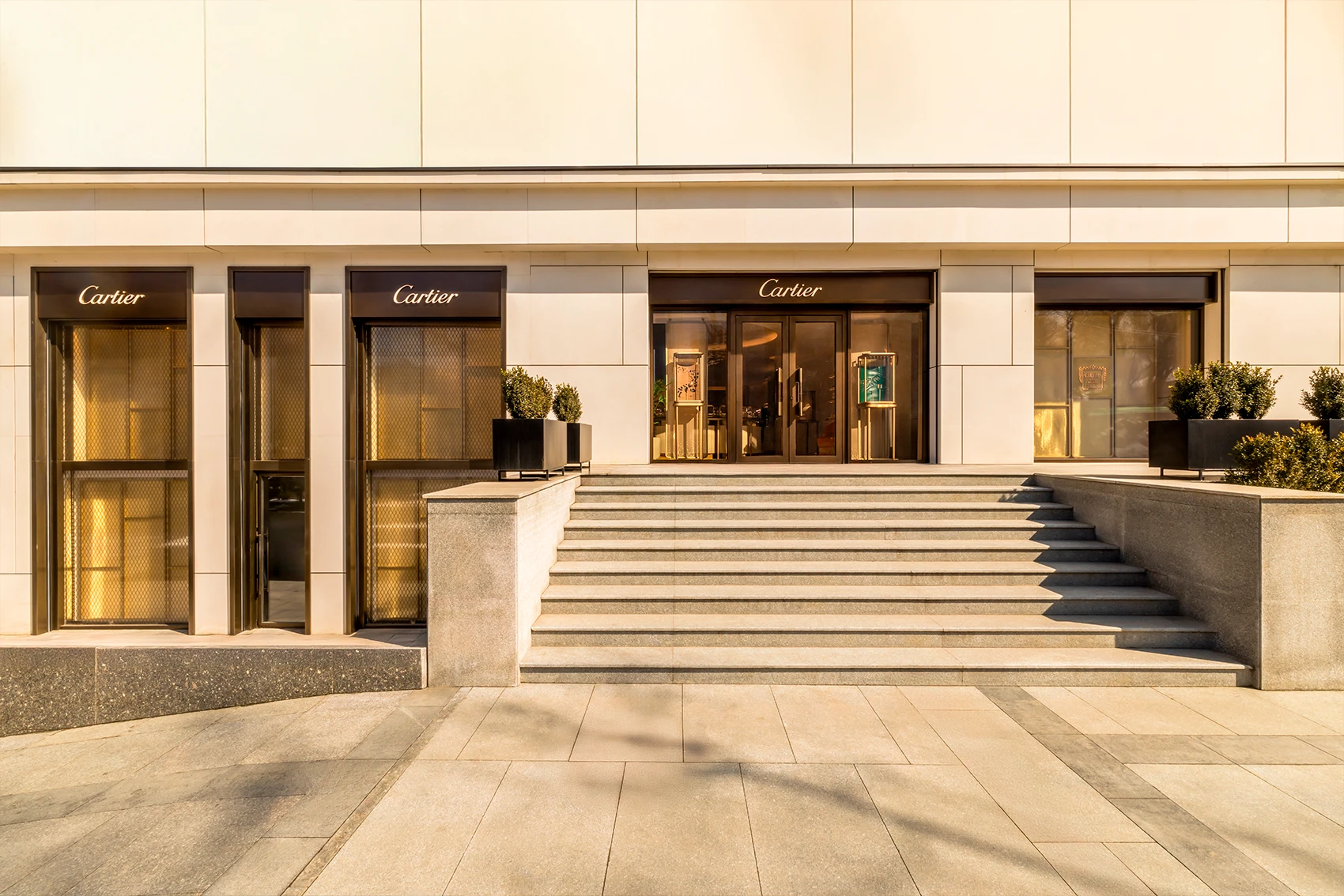 Шелковый путь Cartier: как прошло открытие обновленного бутика в Алматы