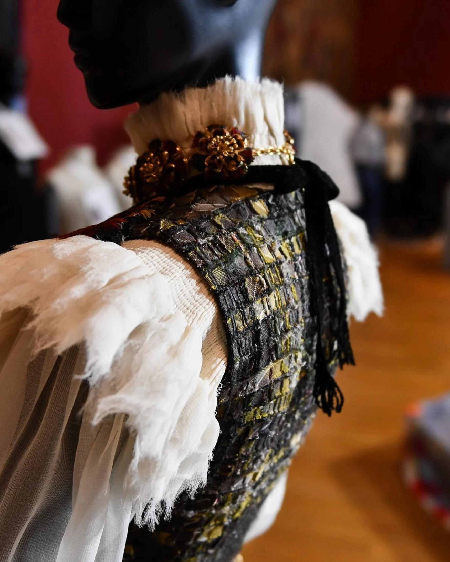 Луврдағы алғашқы сән көрмеcі