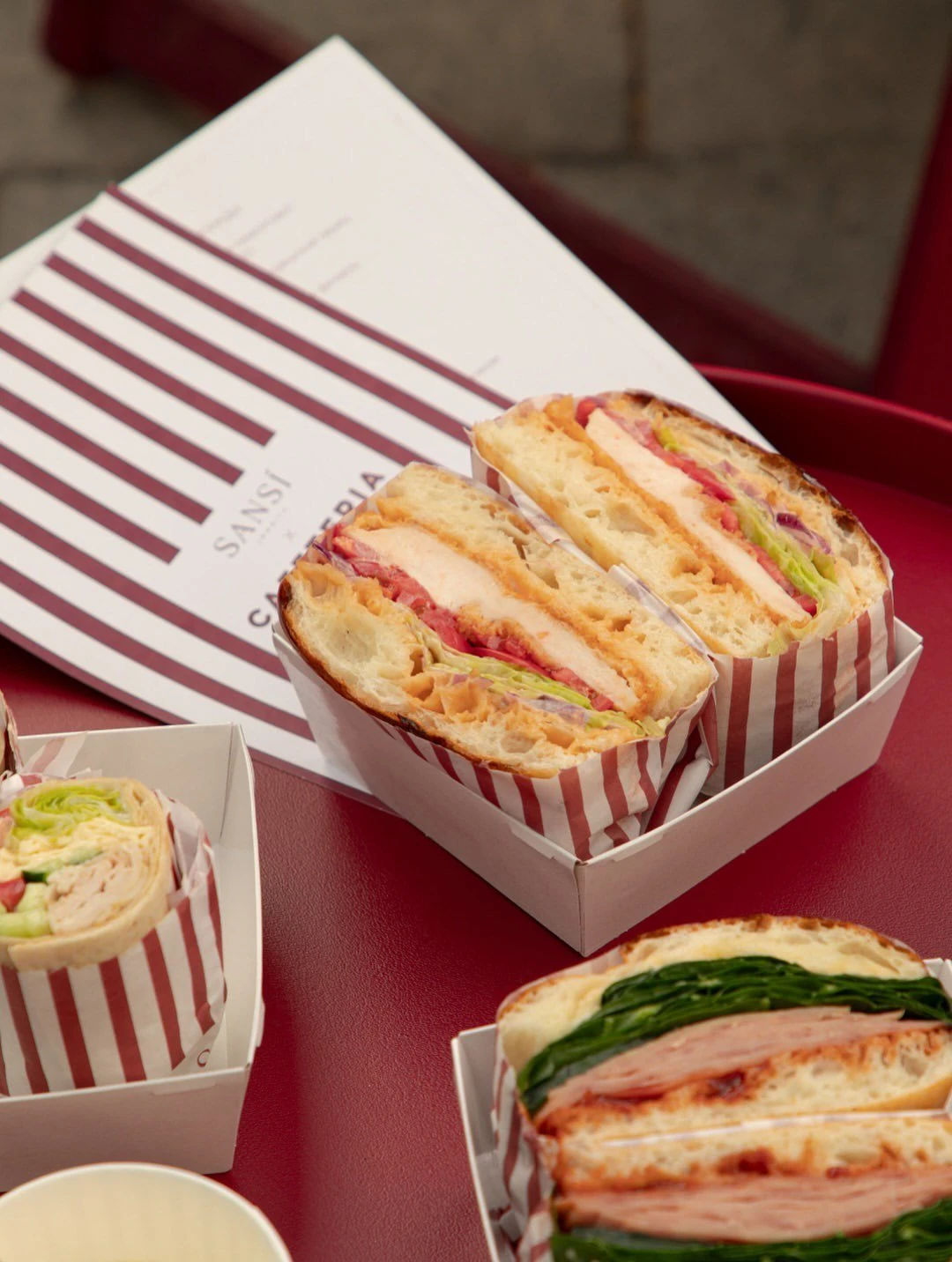 Тамақ емес, әсер: мейрамханалар бүгінде қонақтарды қалай тартады?