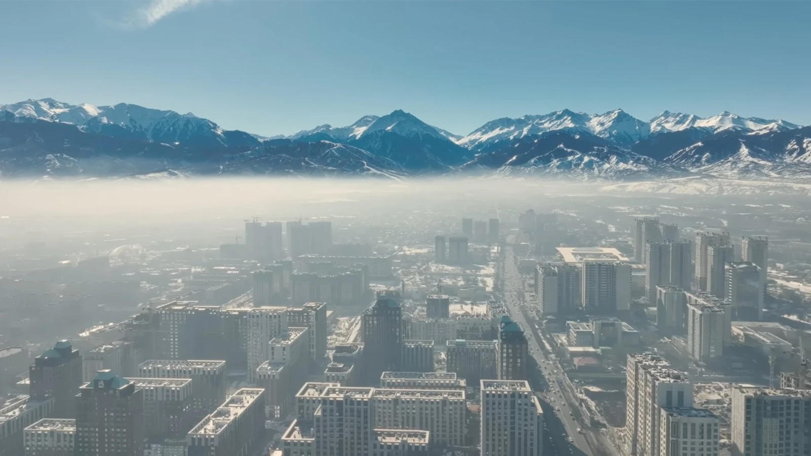 Кадр из документального фильма Каната Бейсекеева «Алматы? ОК жить со смогом?»