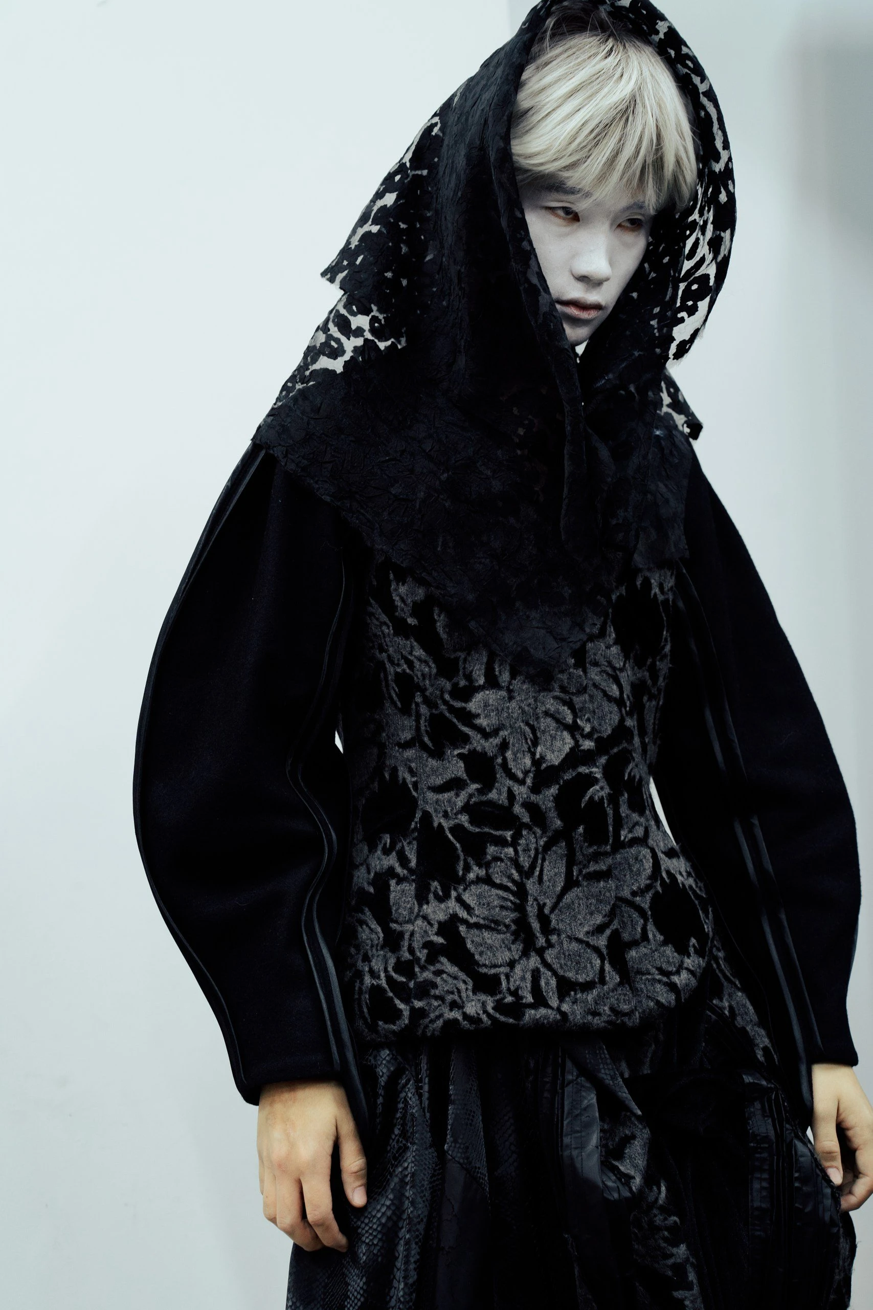 QYSTAU: сән, театр және өнер үйлесімі