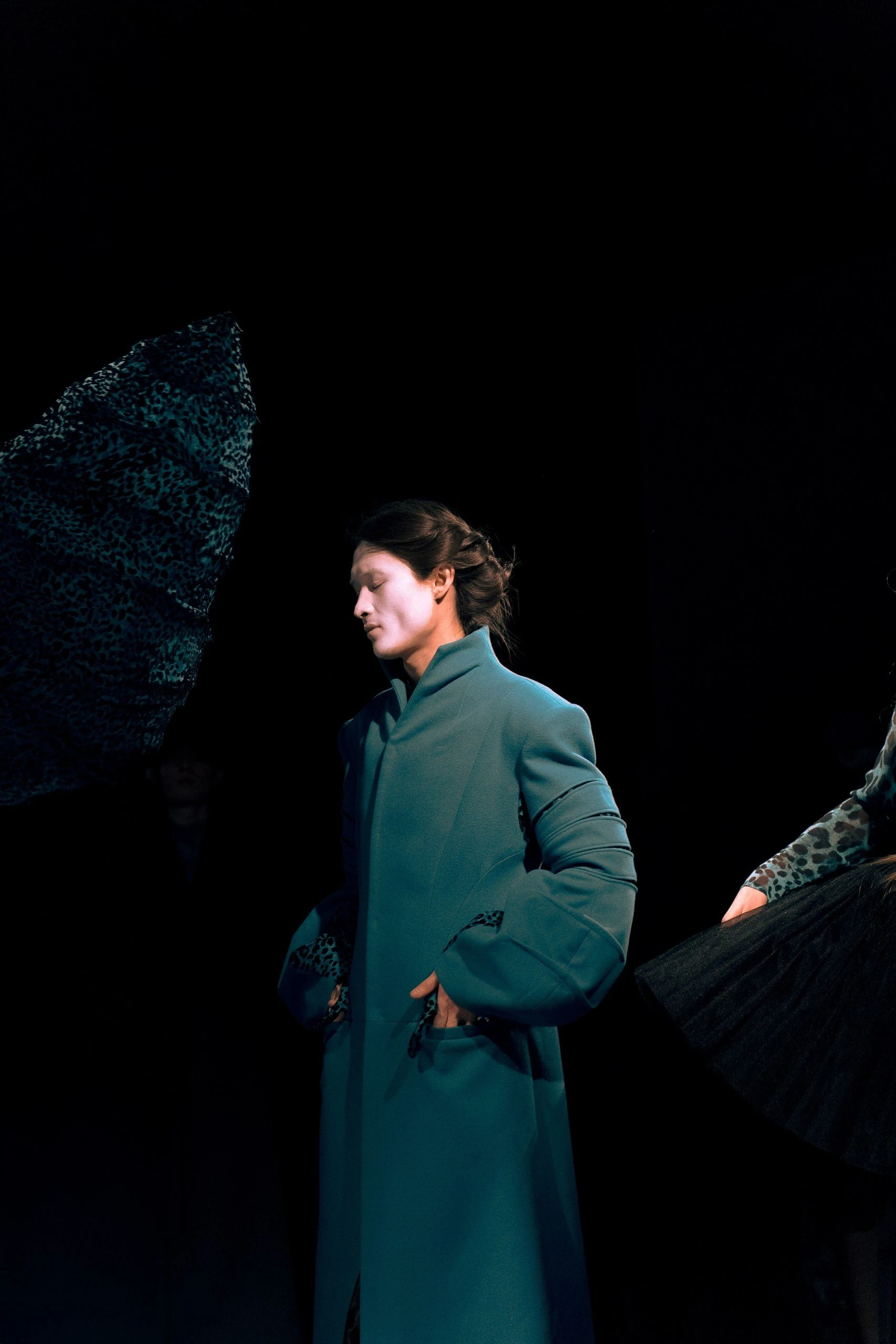 Qystau: перформанс, объединивший моду, искусство и театр