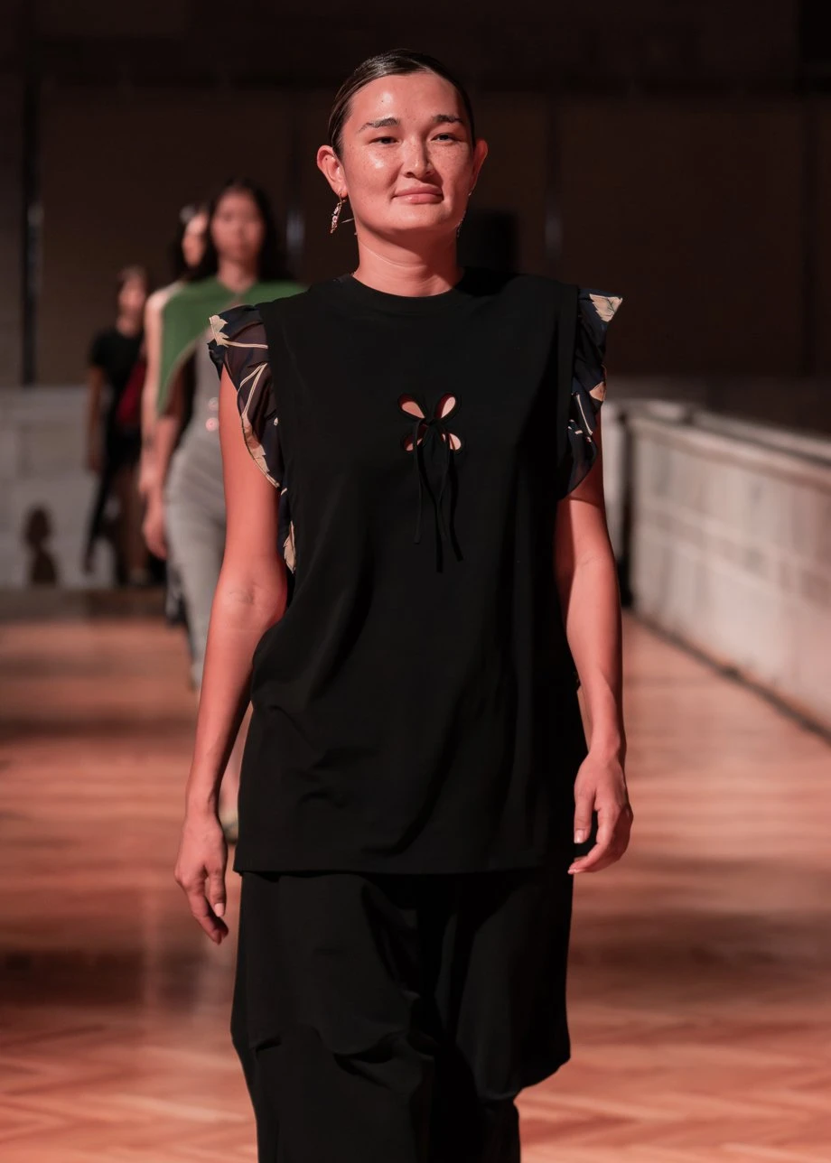 J.KIM жайған дастархан: Quroq топтамасының жылулыққа толы көрсетілімі