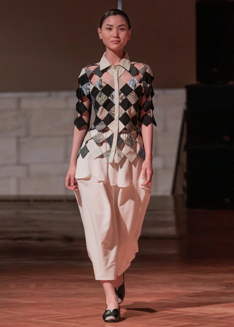 J.KIM жайған дастархан: Quroq топтамасының жылулыққа толы көрсетілімі