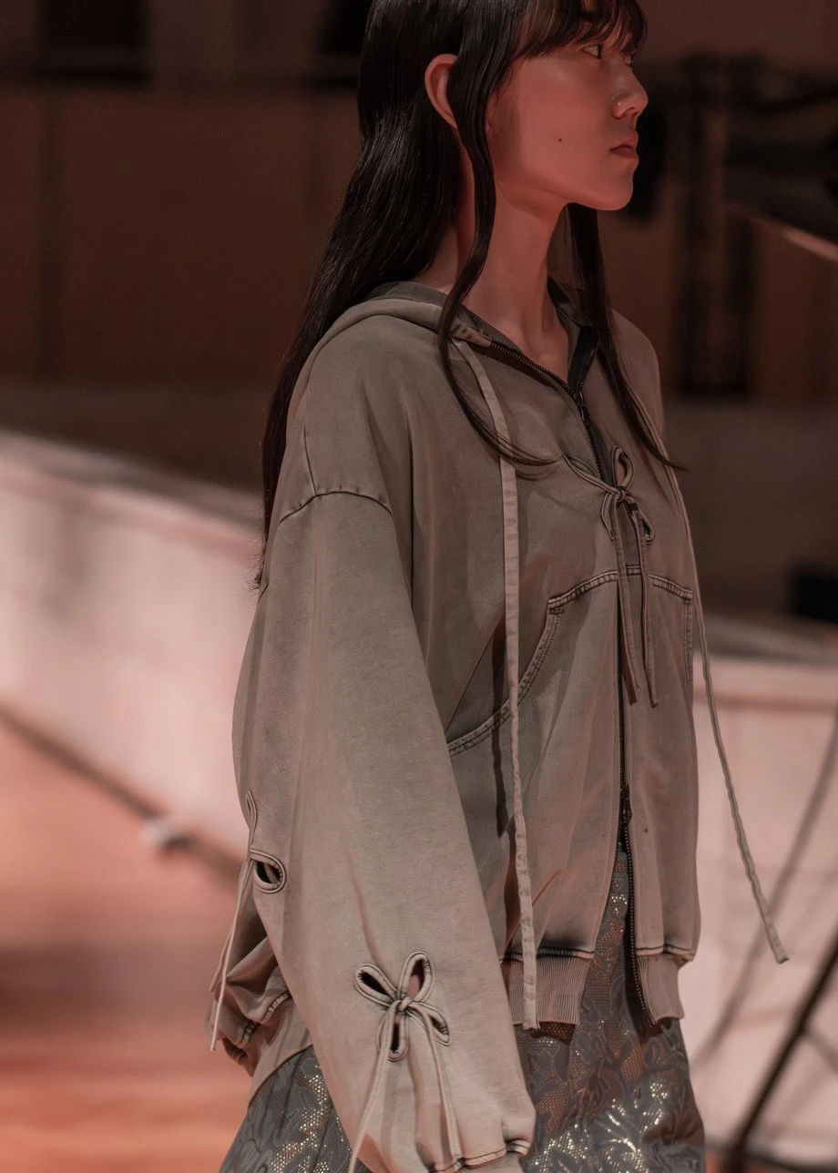 J.KIM жайған дастархан: Quroq топтамасының жылулыққа толы көрсетілімі