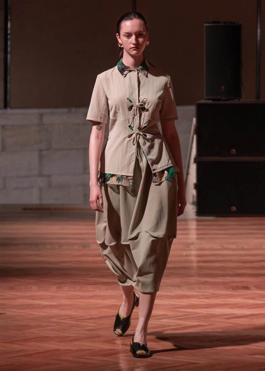 J.KIM жайған дастархан: Quroq топтамасының жылулыққа толы көрсетілімі