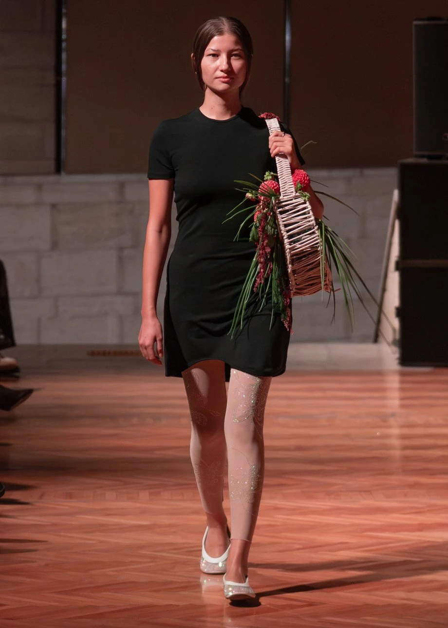 J.KIM жайған дастархан: Quroq топтамасының жылулыққа толы көрсетілімі