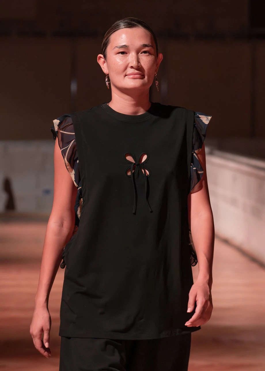 J.KIM жайған дастархан: Quroq топтамасының жылулыққа толы көрсетілімі