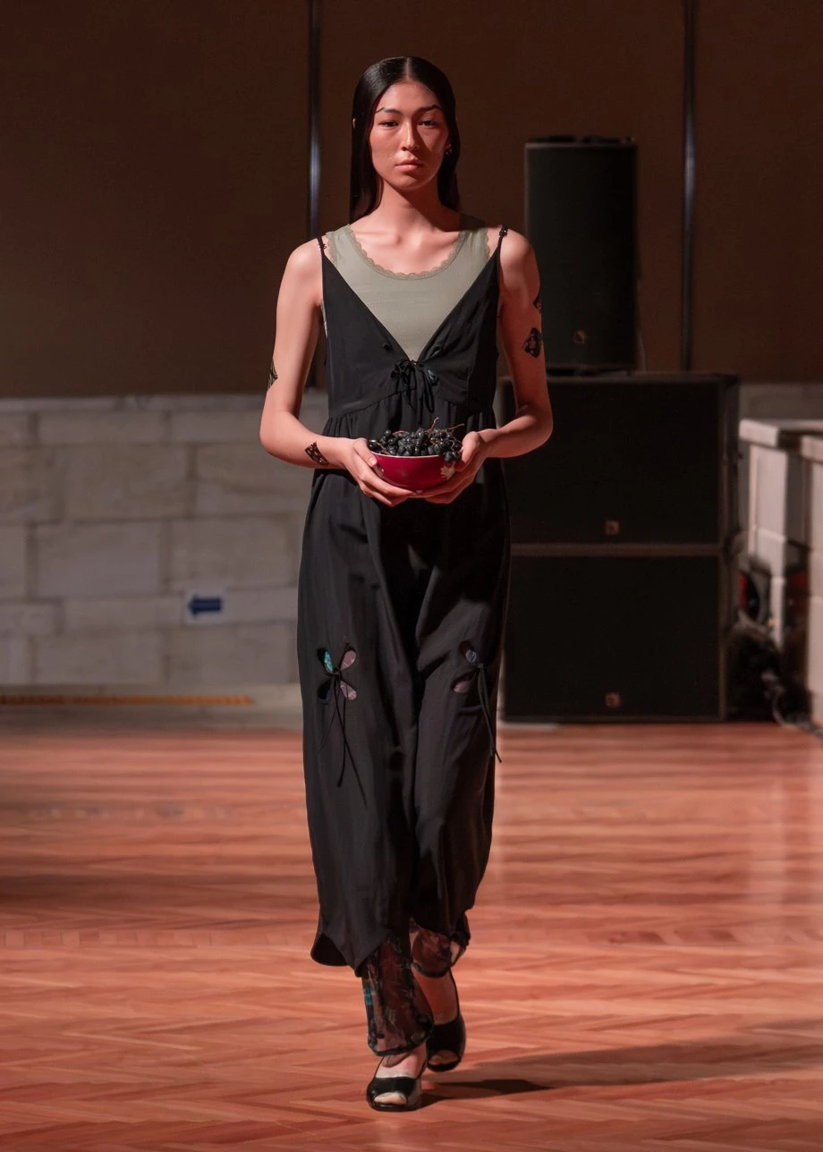 J.KIM жайған дастархан: Quroq топтамасының жылулыққа толы көрсетілімі