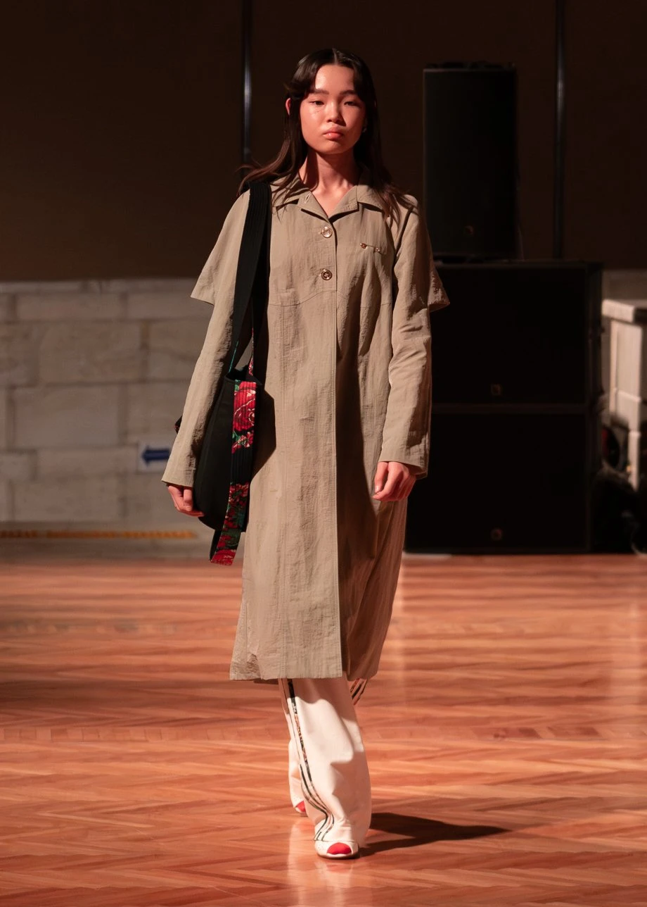 J.KIM жайған дастархан: Quroq топтамасының жылулыққа толы көрсетілімі