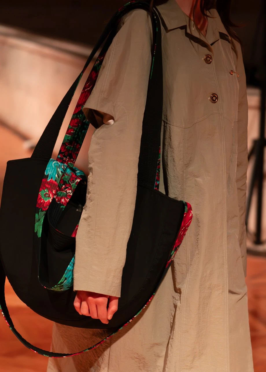 J.KIM жайған дастархан: Quroq топтамасының жылулыққа толы көрсетілімі