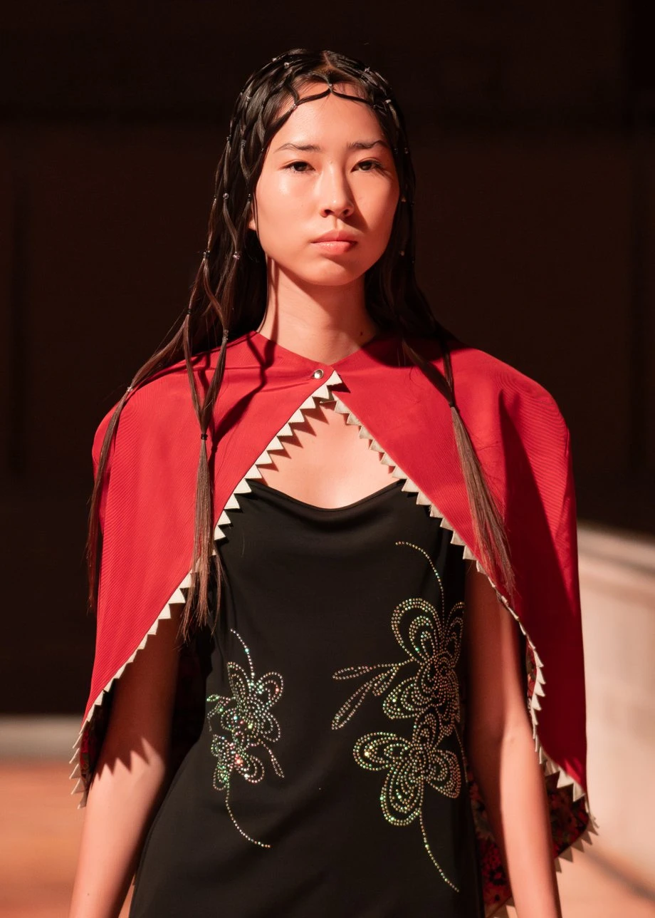 J.KIM жайған дастархан: Quroq топтамасының жылулыққа толы көрсетілімі