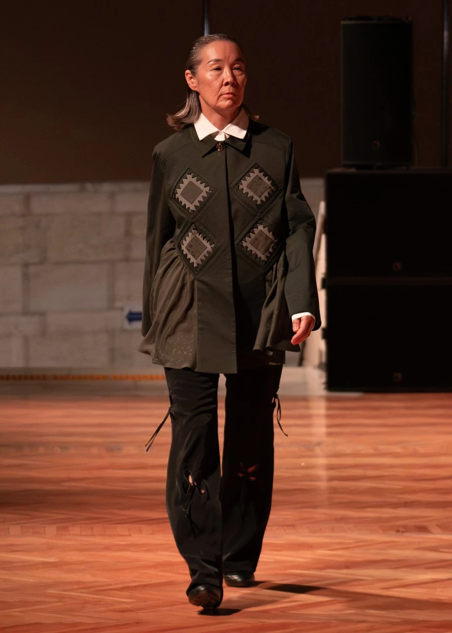 J.KIM жайған дастархан: Quroq топтамасының жылулыққа толы көрсетілімі