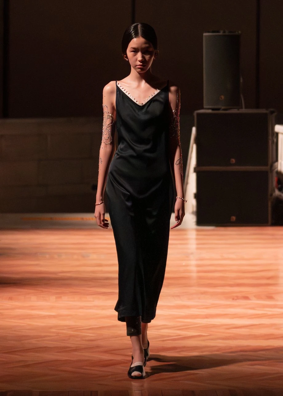 J.KIM жайған дастархан: Quroq топтамасының жылулыққа толы көрсетілімі