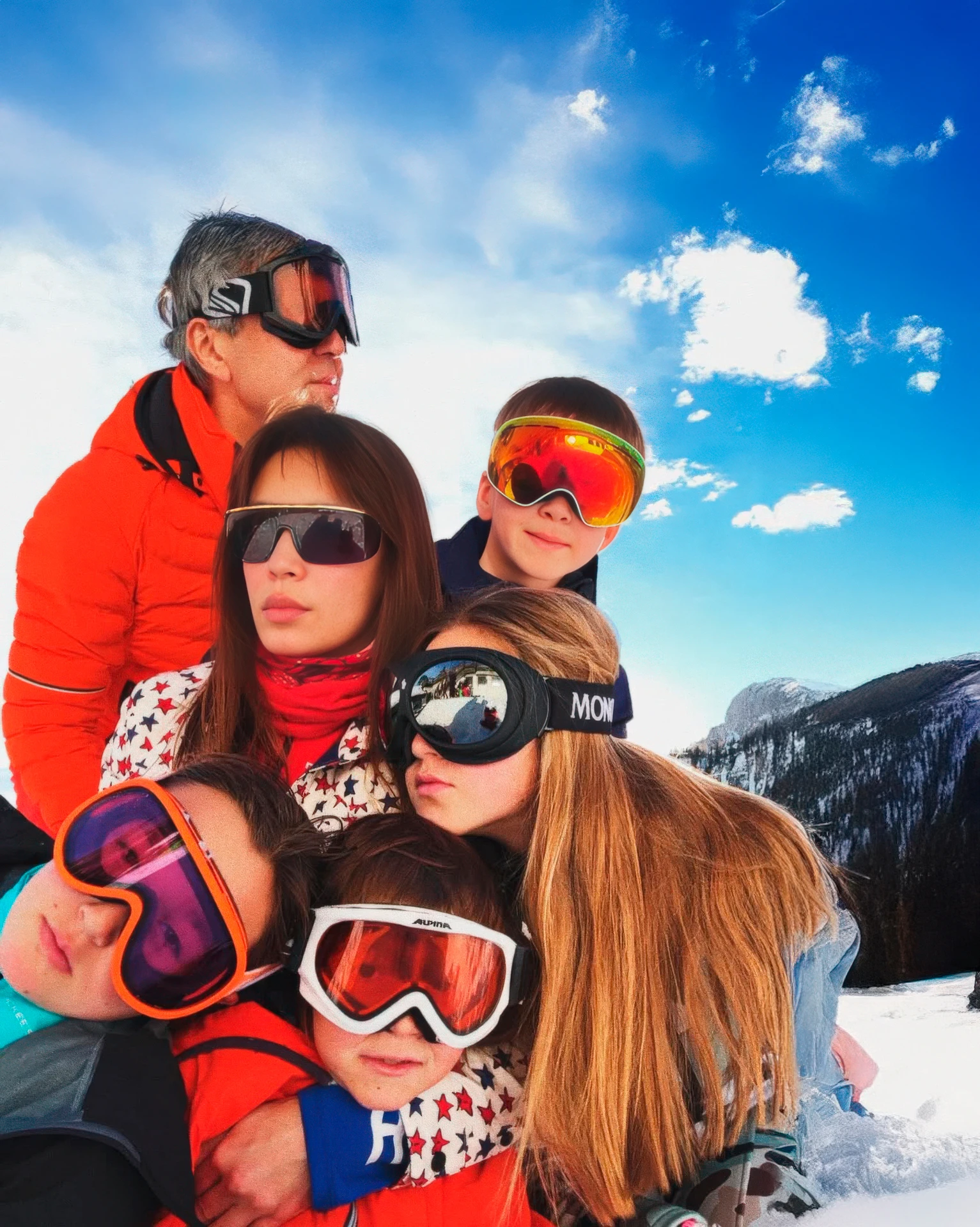 Ленара Баталова с семьёй | Открытые источники