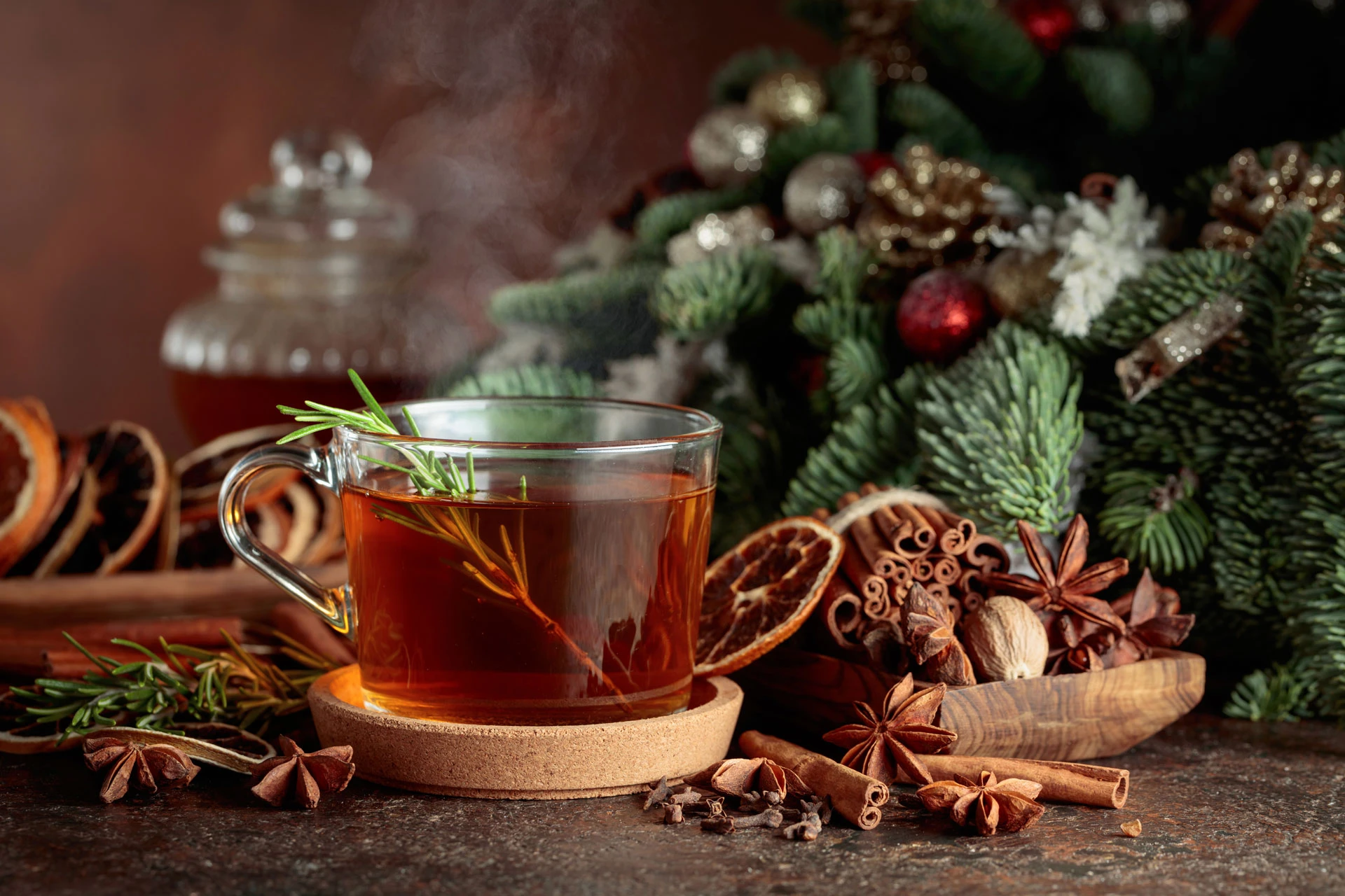 Ароматный чай с травами и медом | Getty Images