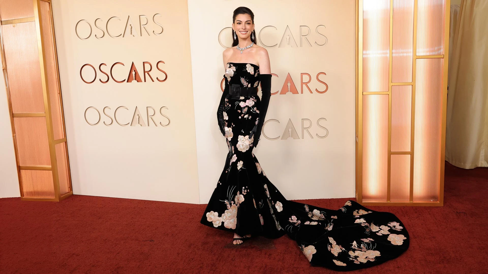 Энн Хэтэуэй посетила 98-ю церемонию вручения премии «Оскар» 15 марта 2026 года в Голливуде, Калифорния | Getty Images