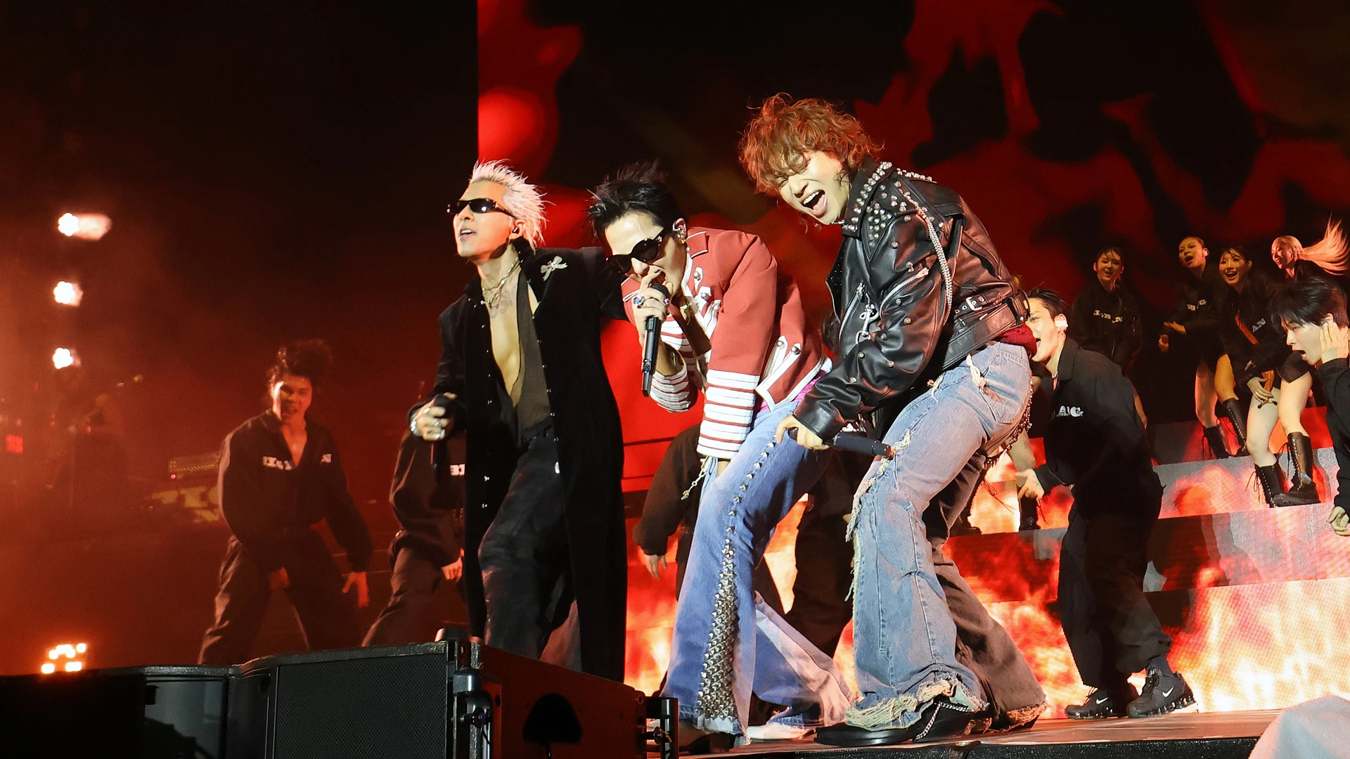 BIGBANG тобының мүшелері Калифорния штатының Индио қаласындағы Empire Polo Club алаңында өтіп жатқан Coachella Valley музыка және өнер фестивалінде өнер көрсетуде, жексенбі, 12 сәуір 2026 жыл | Getty Images