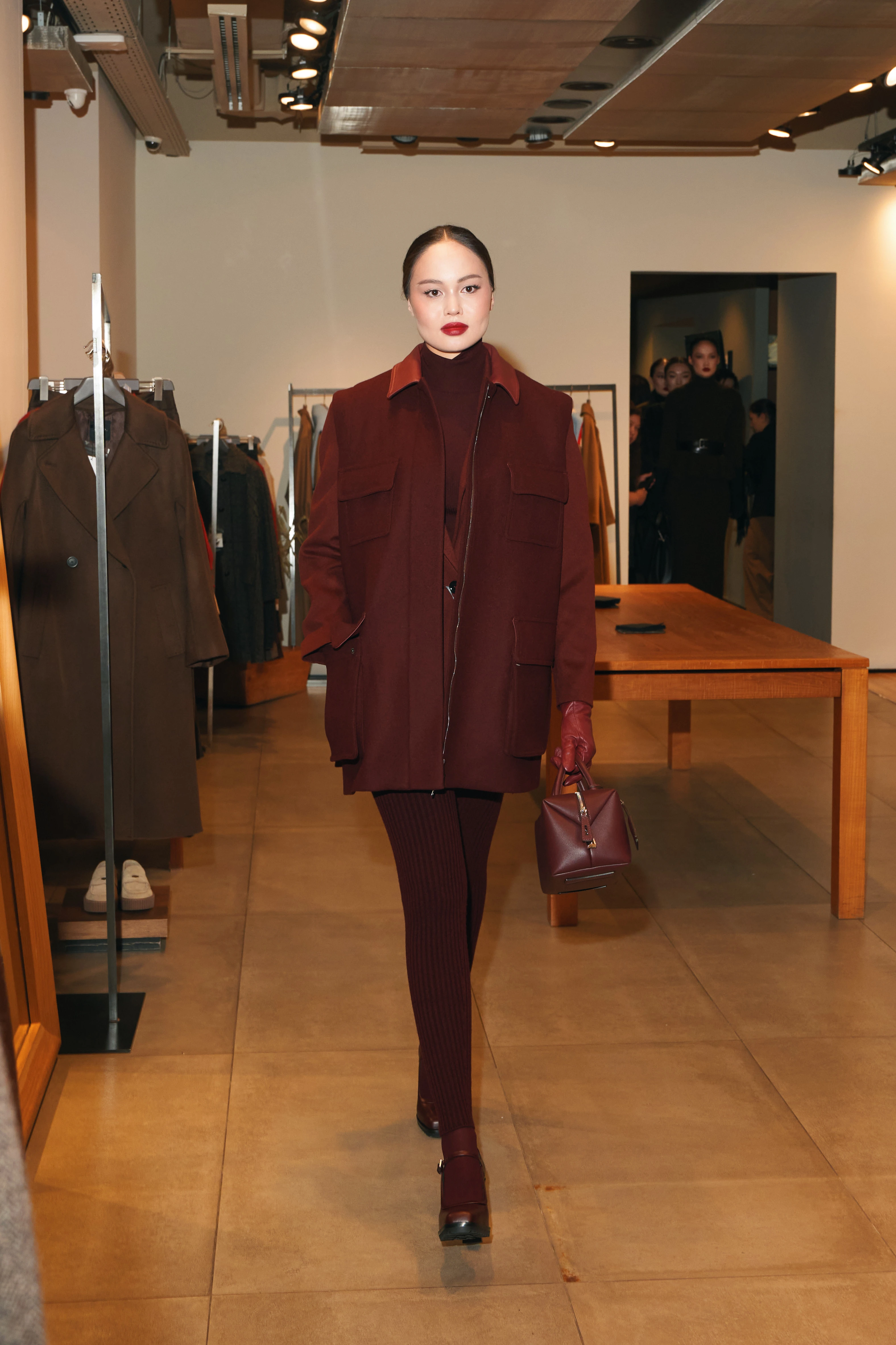 Whitney Bag: Сәулет өнерінен туған сөмкенің он жылдығы