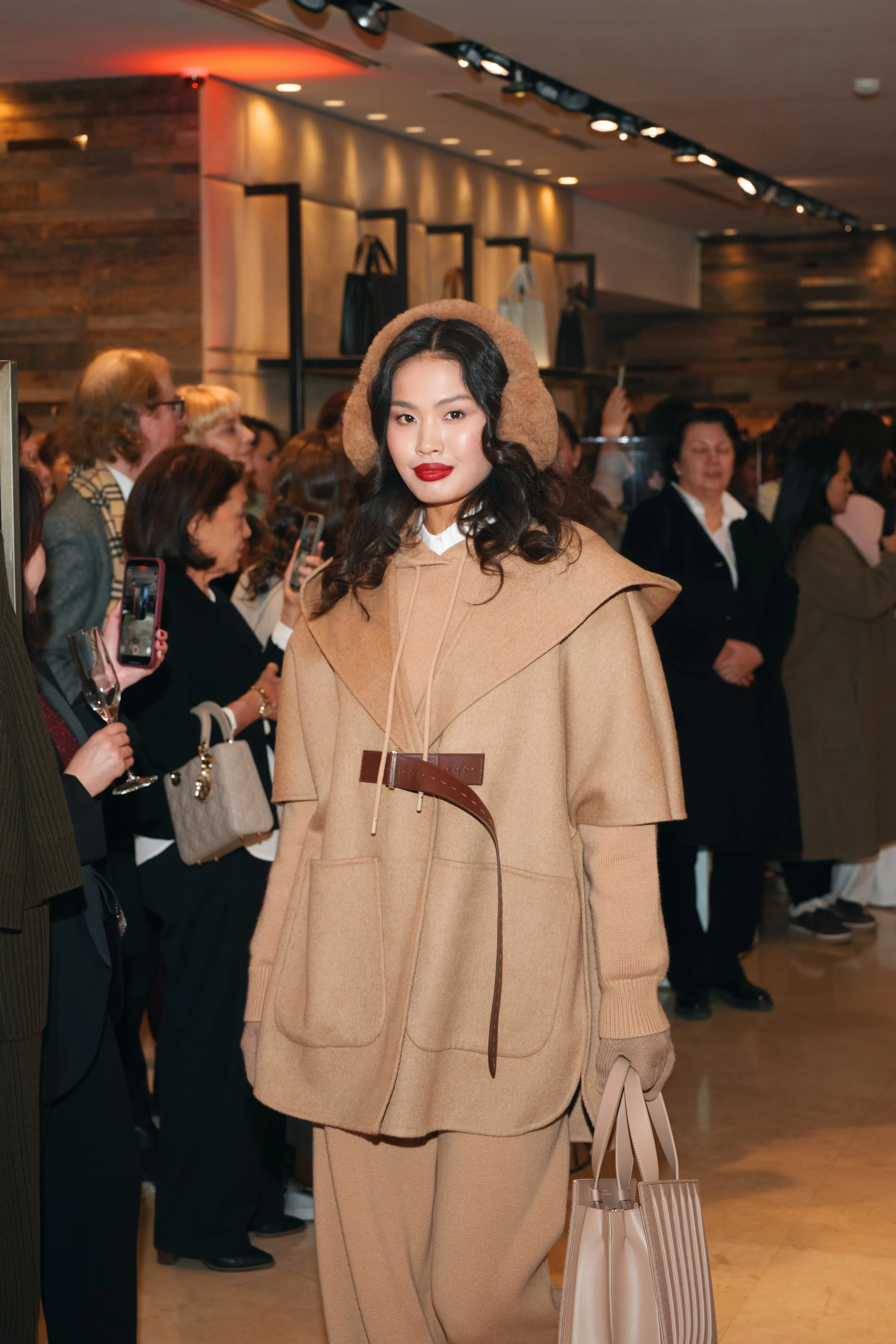 Whitney Bag: Сәулет өнерінен туған сөмкенің он жылдығы