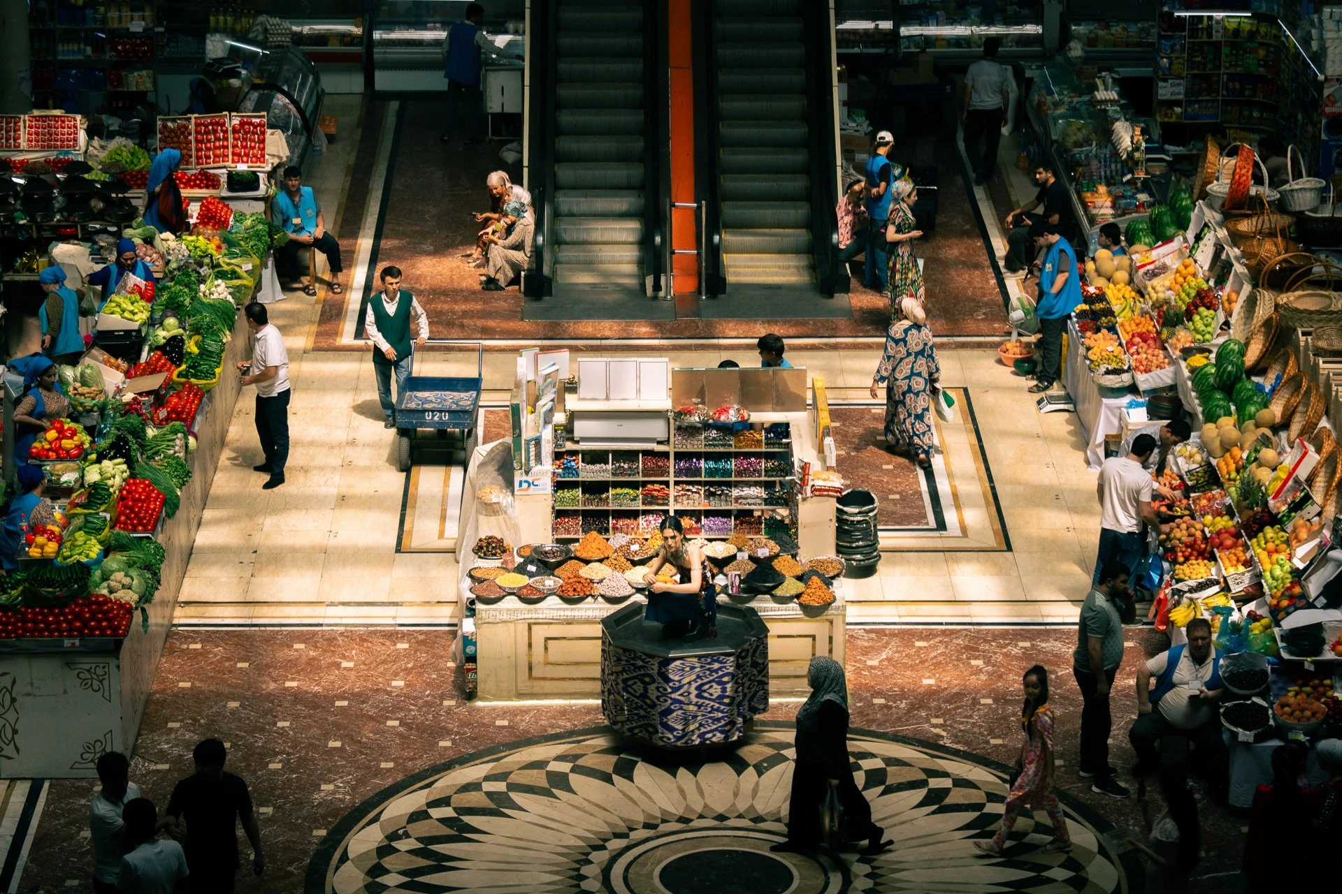 Tatler Editorial: по следам Шелкового пути, базары стран Центральной Азии