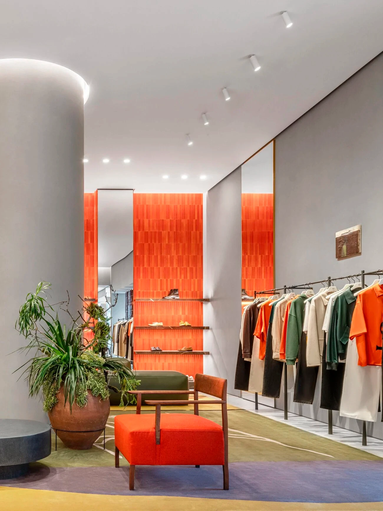 В Шанхае открылся крупнейший магазин Casa Loewe