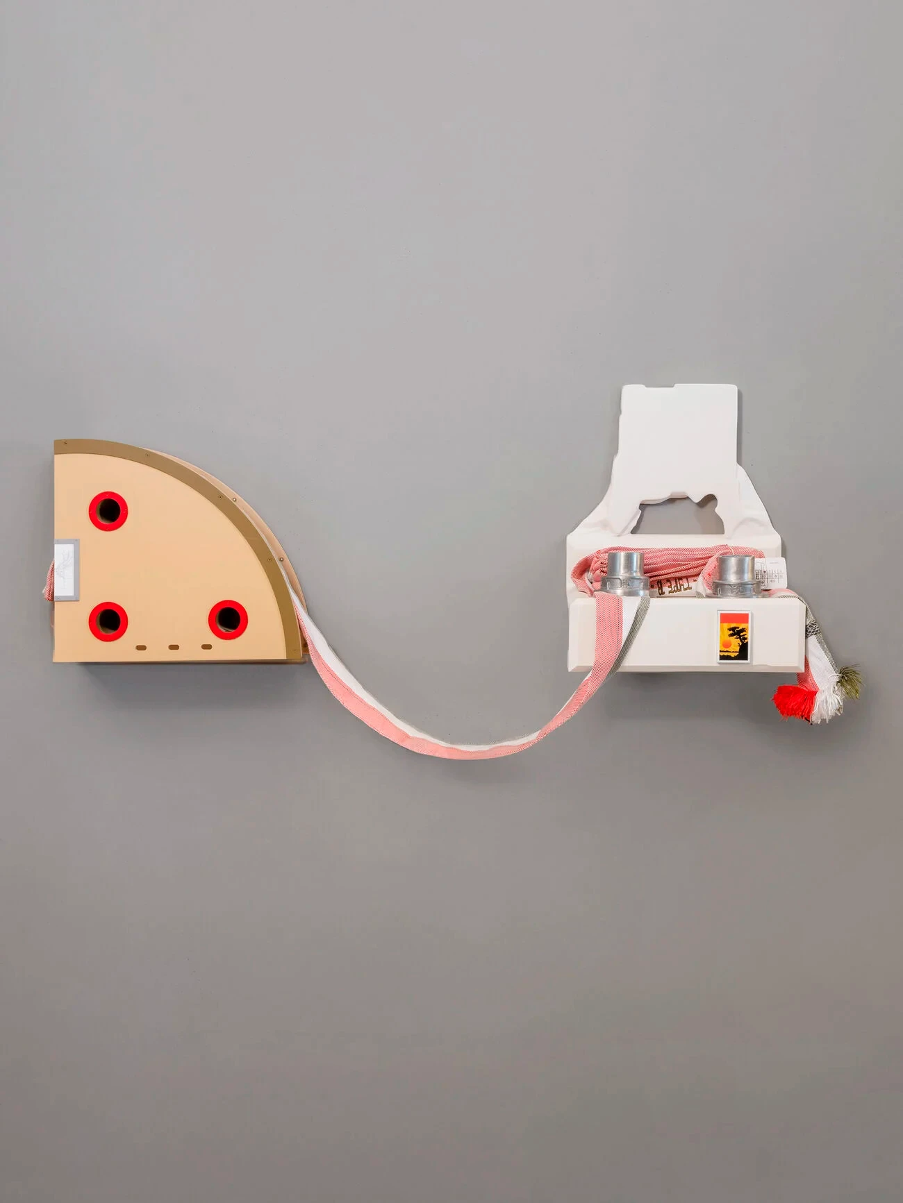 В Шанхае открылся крупнейший магазин Casa Loewe