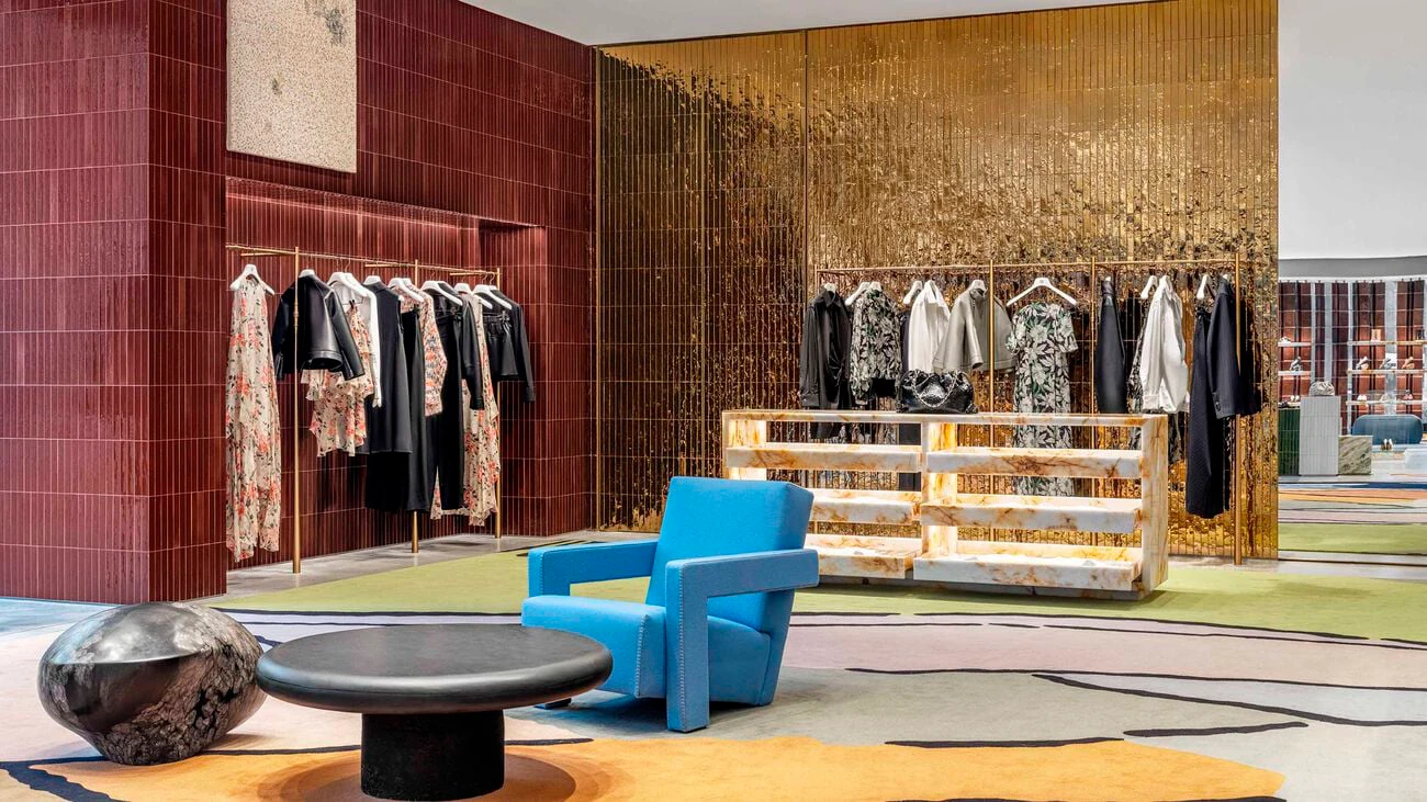 В Шанхае открылся крупнейший магазин Casa Loewe