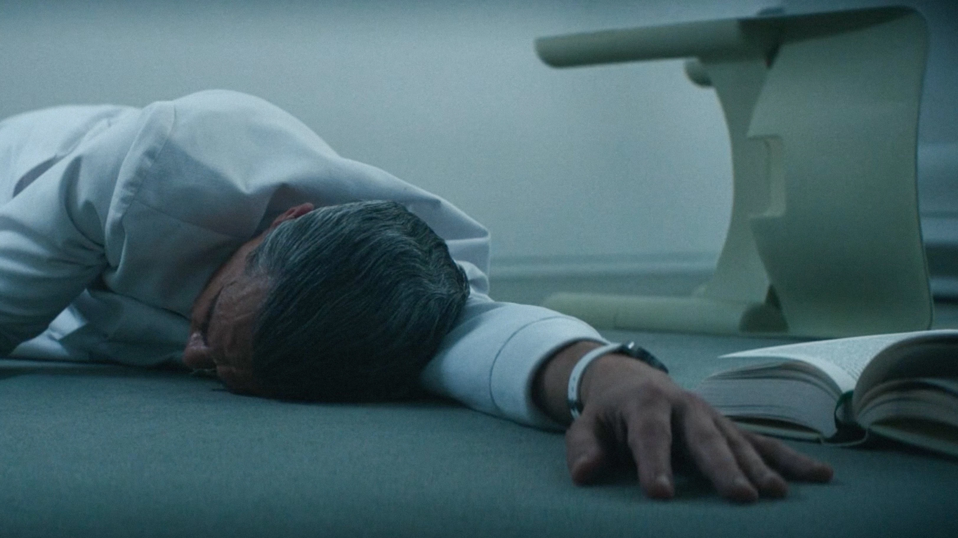 Universale Chair, кадр из сериала «Разделение»