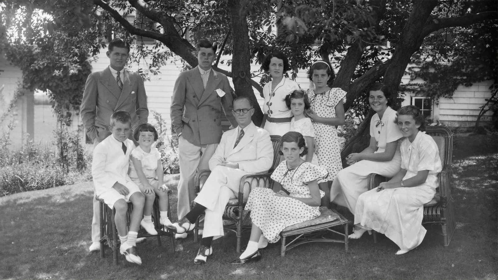 Кеннеди отбасы, 1930 ж | Getty Images