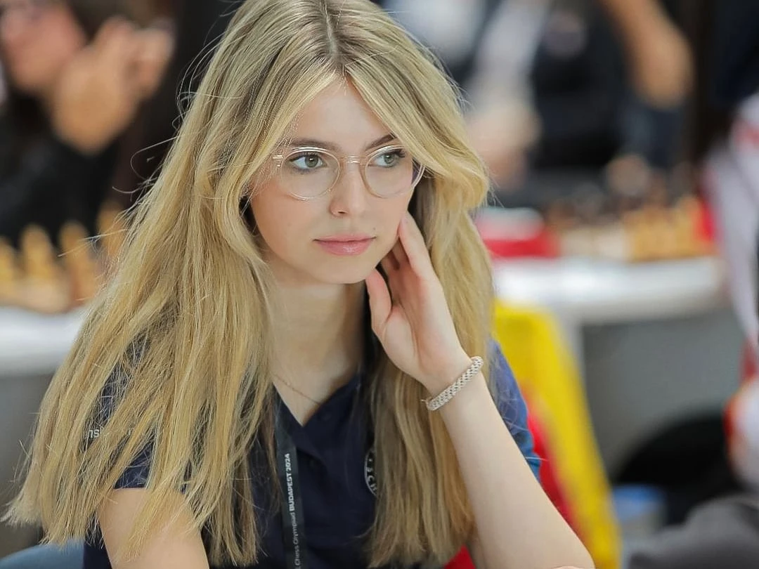 Анна Крамлинг | Instagram @annacramling