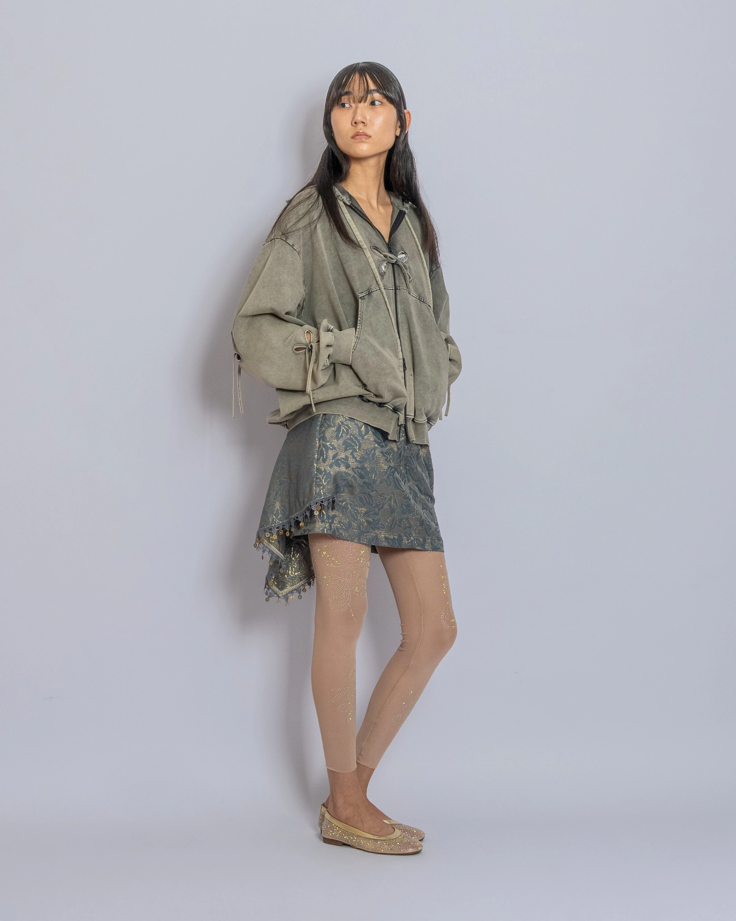 J.KIM көктем-жаз 2026 көрсетілімінің сахна сыртынан көрініс