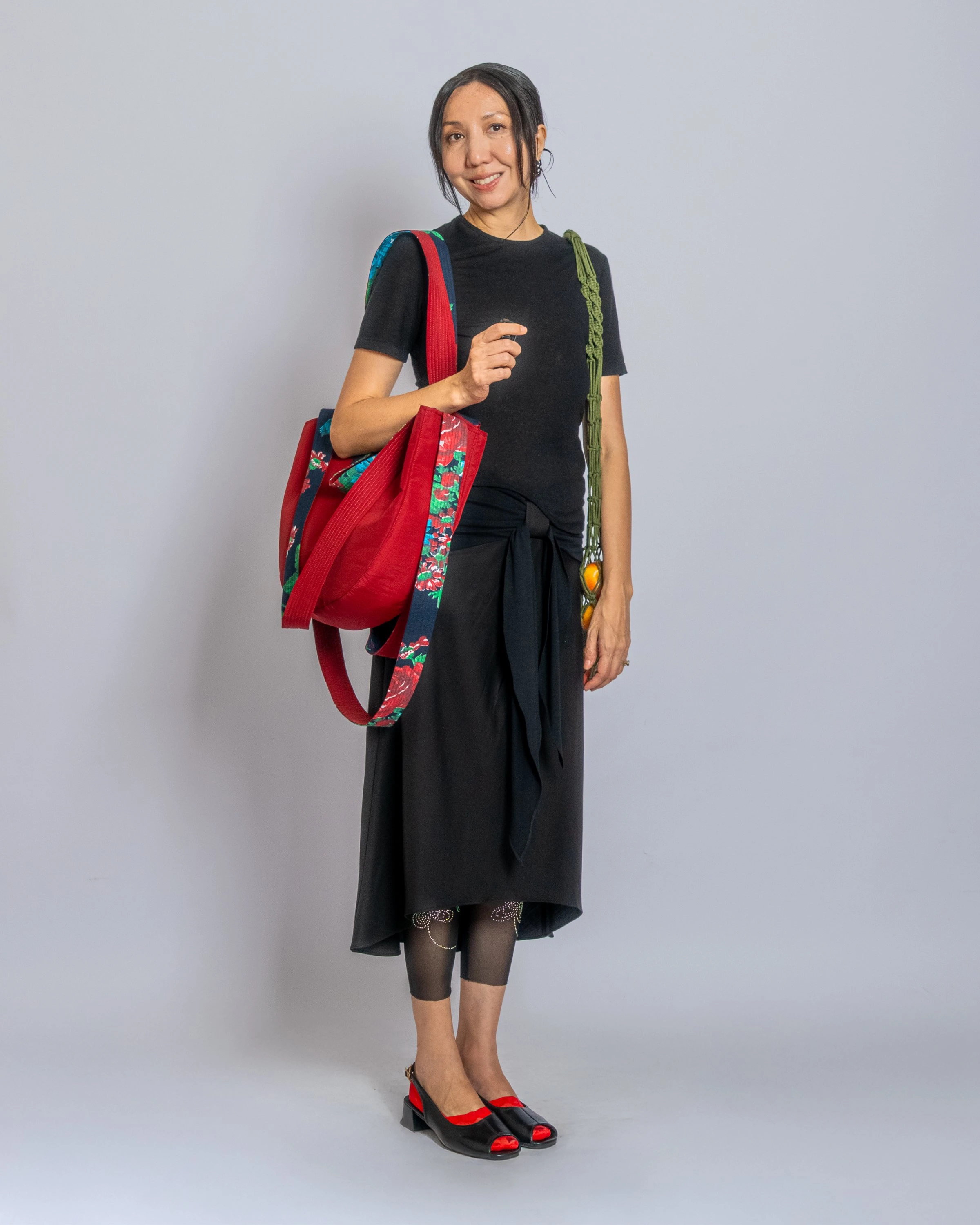 J.KIM FW 2026 көрсетіліміндегі модельдер мен музалардың автопортреттері