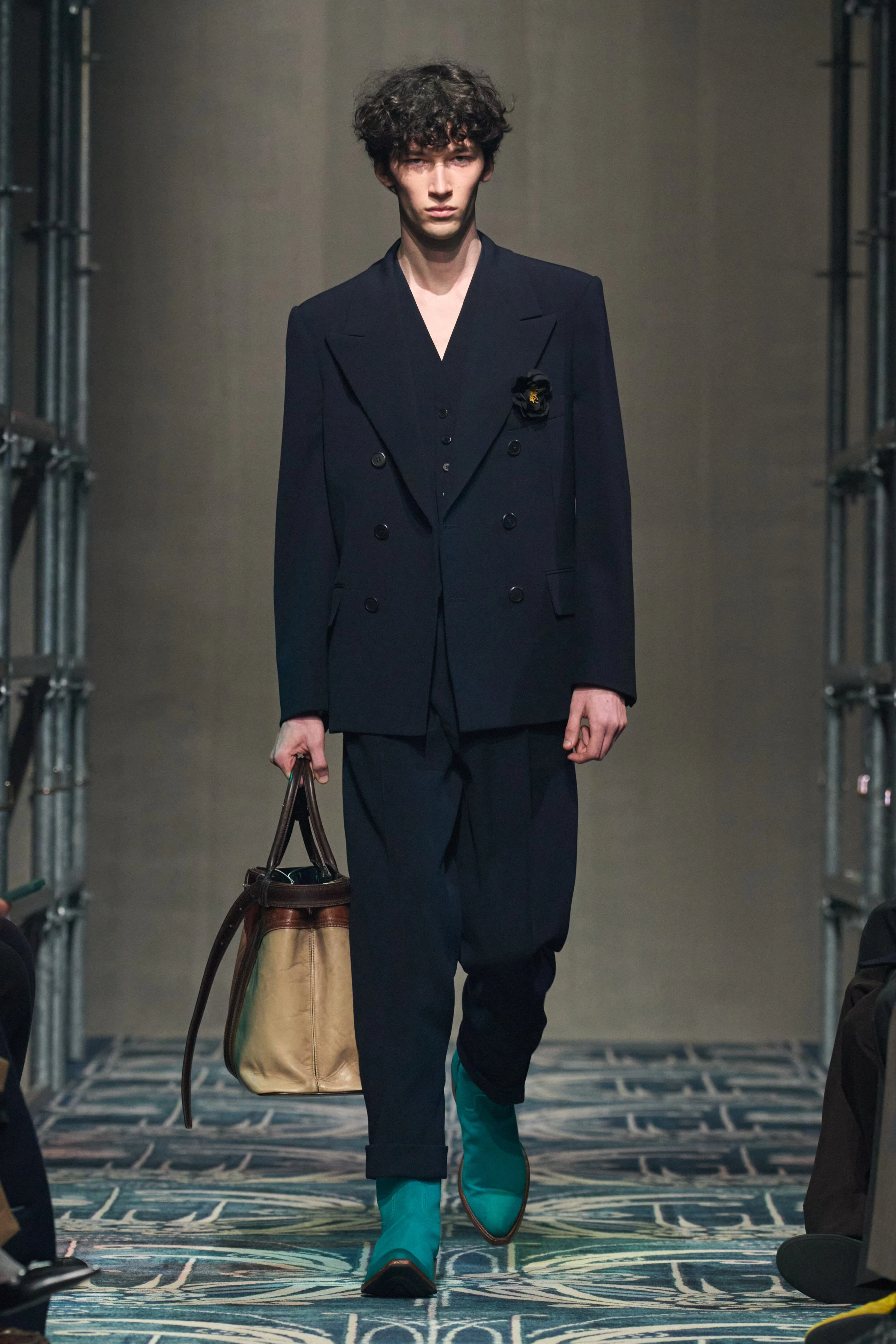 Миландағы ерлер сән апталығының үздік топтамалары