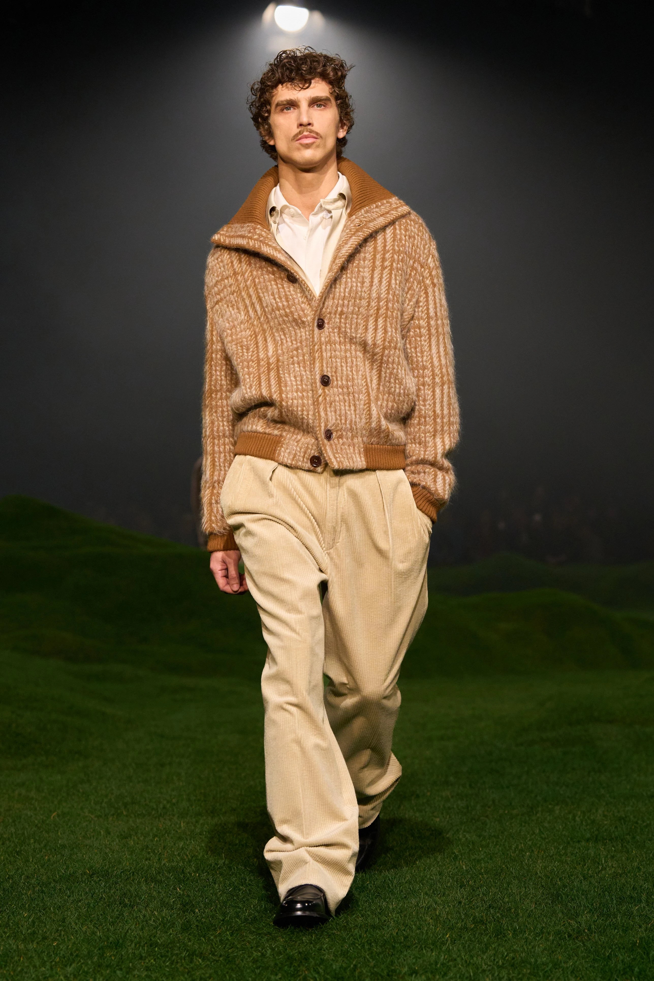 Миландағы ерлер сән апталығының үздік топтамалары