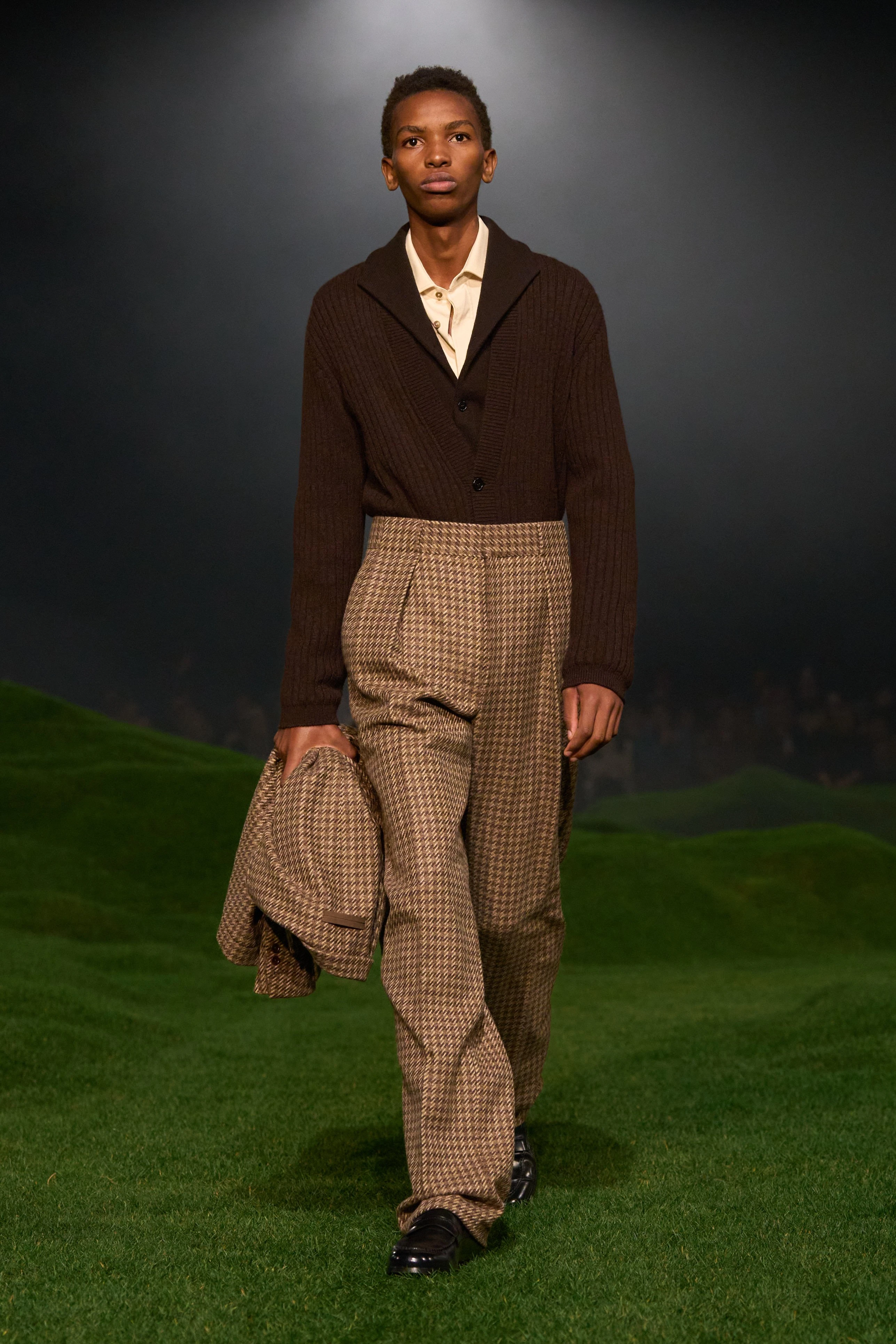 Миландағы ерлер сән апталығының үздік топтамалары